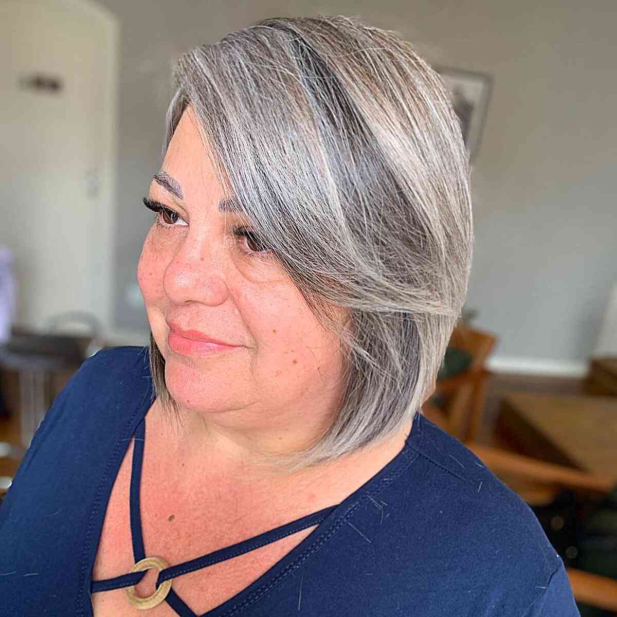 Best Short Haircuts for Round Faces Over 60: Expert Styles & Tips
