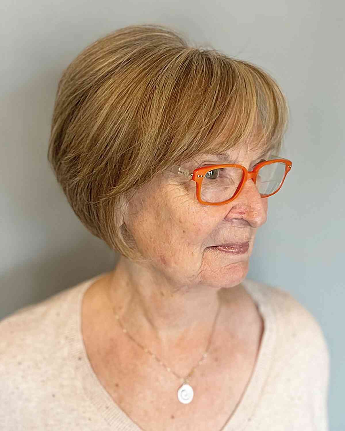 Wedge Cut for Mature Women: 25 Stylish Examples & How to Wear It