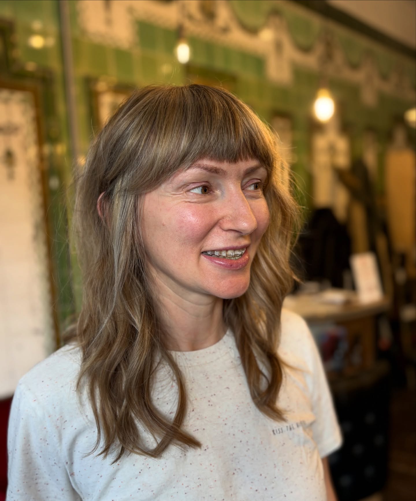 Soft Shag Haircuts for Mid-Length Hair: Styles & Layers
