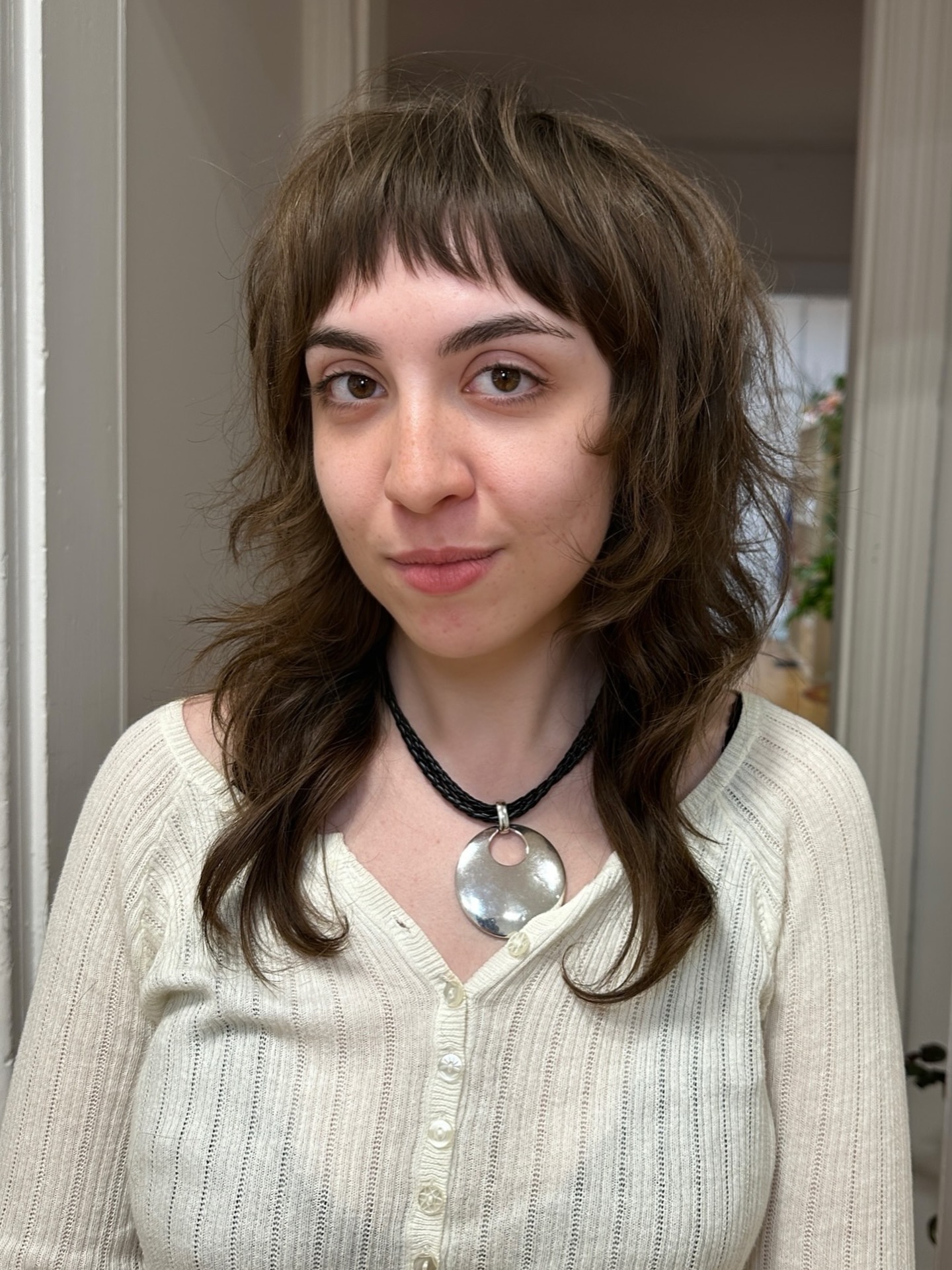 Soft Shag Haircuts for Mid-Length Hair: Styles & Layers