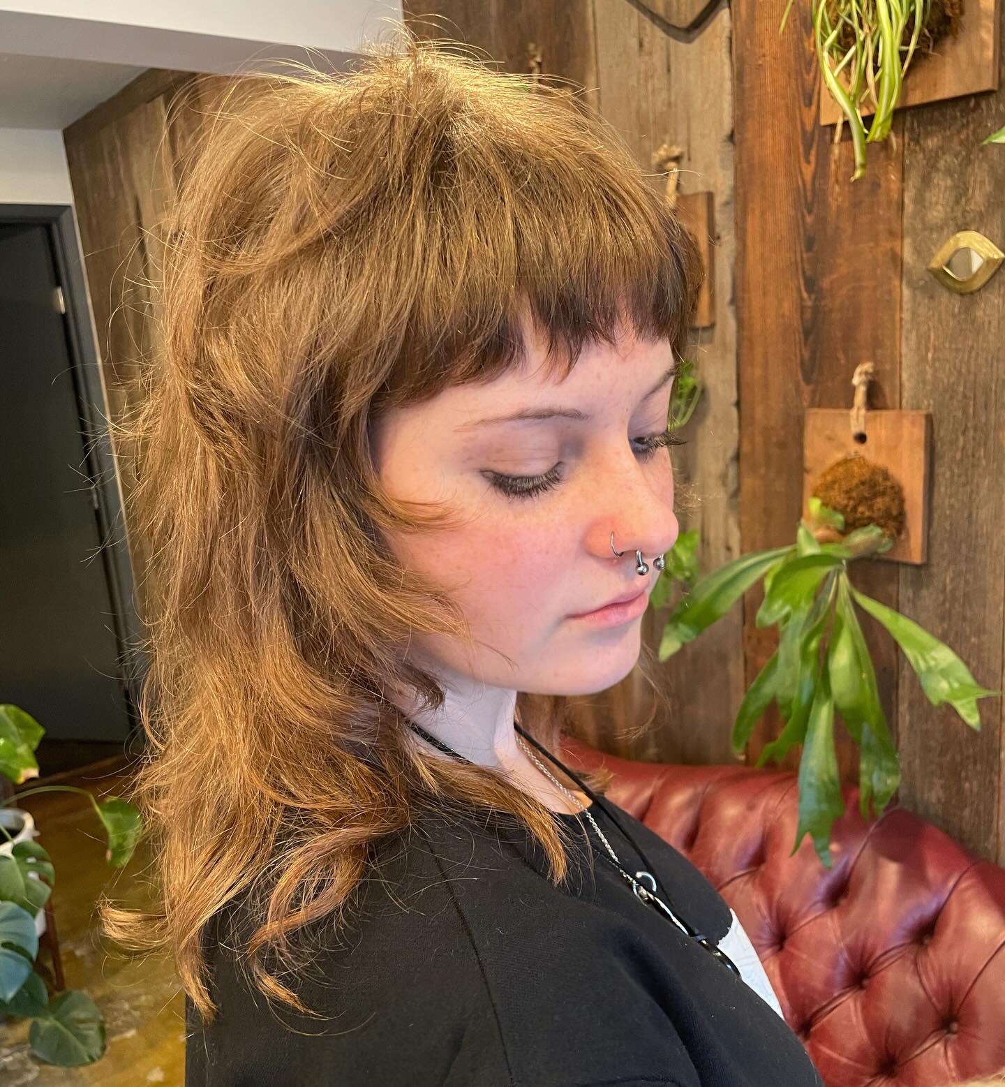 Soft Shag Haircuts for Mid-Length Hair: Styles & Layers
