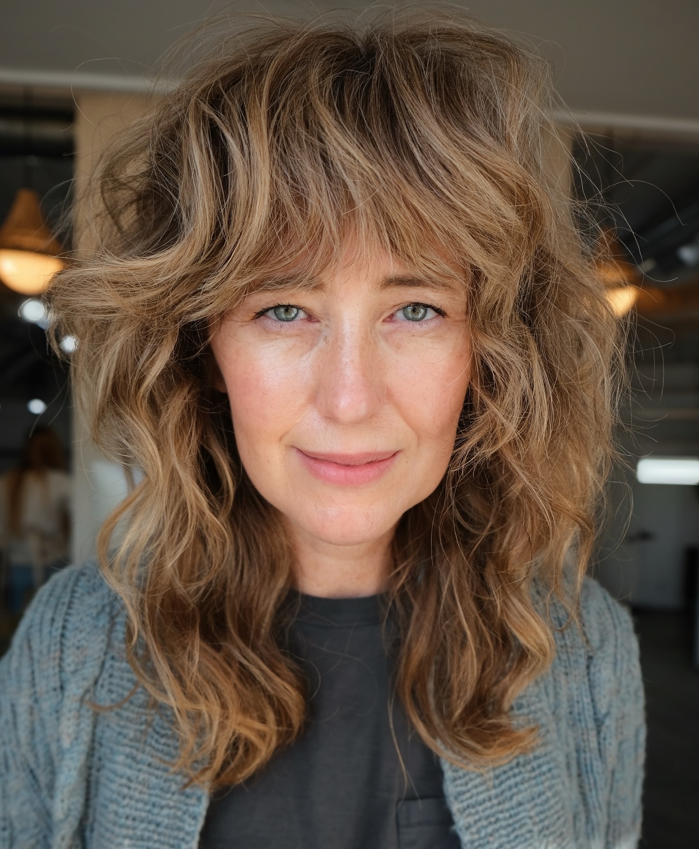 Soft Shag Haircuts for Mid-Length Hair: Styles & Layers