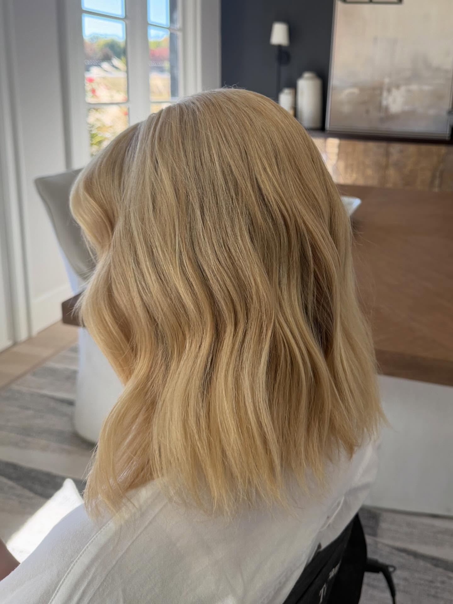 25 Chic Mid‑Length Beachy Waves That Radiate Effortless Cool in 2026