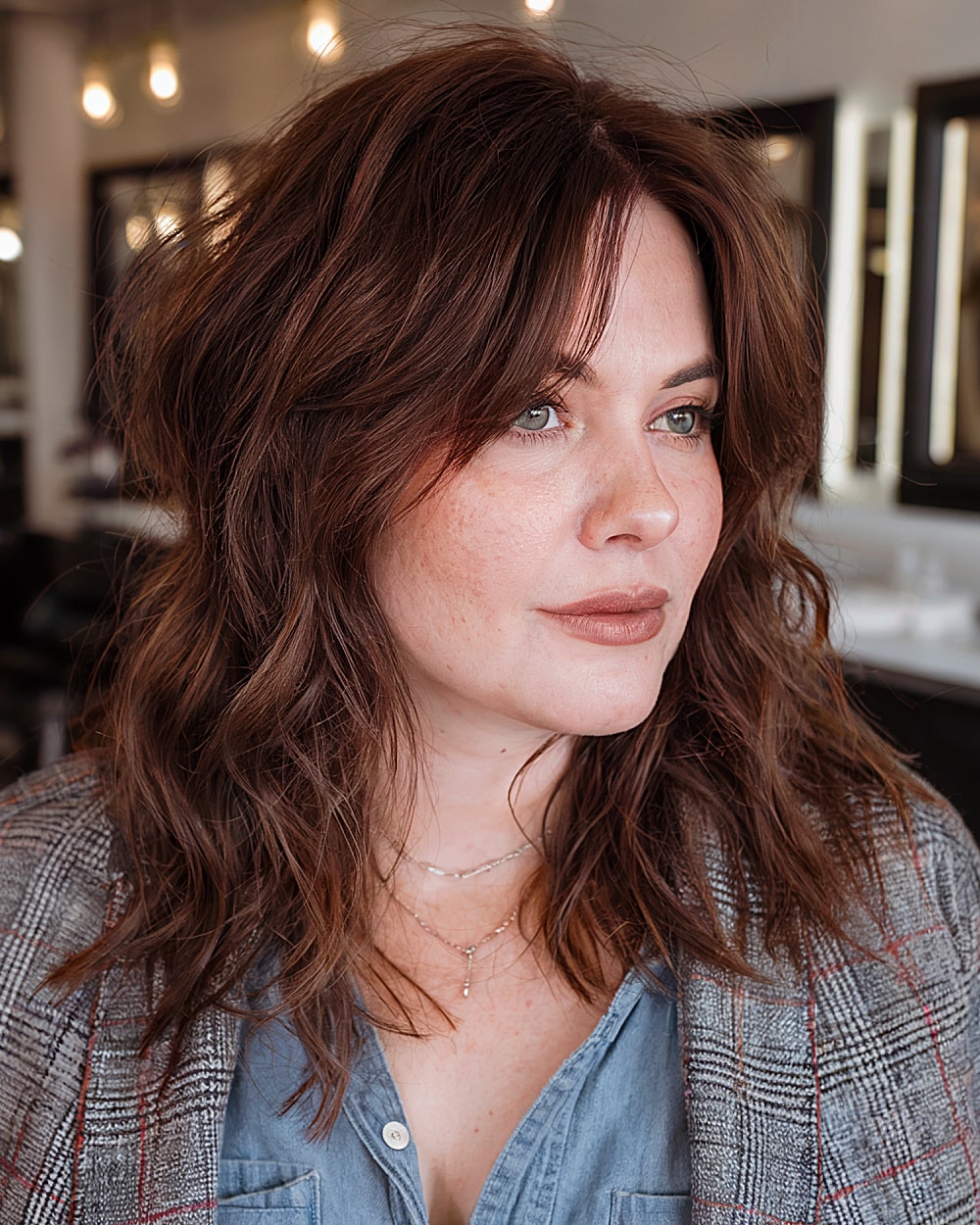 Best Medium Haircuts for Round Faces Over 40 | Expert Styling Tips