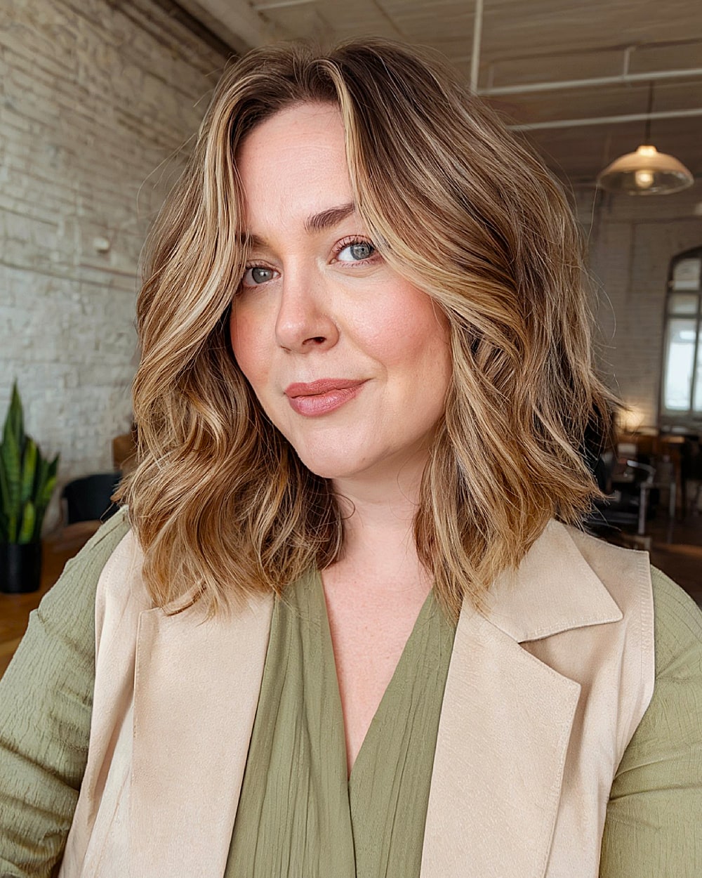 Best Medium Haircuts for Round Faces Over 40 | Expert Styling Tips
