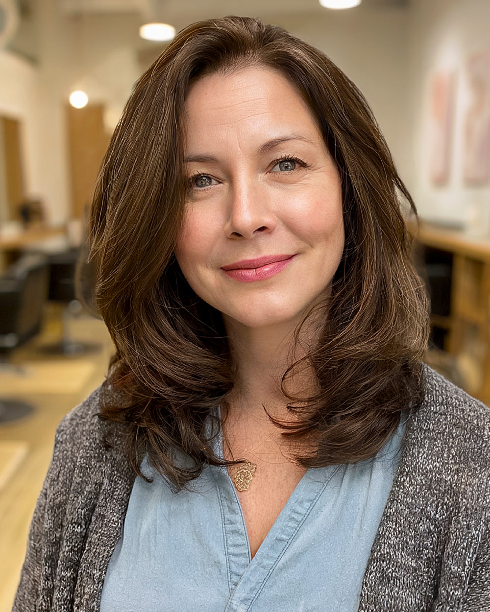 Best Medium Haircuts for Round Faces Over 40 | Expert Styling Tips