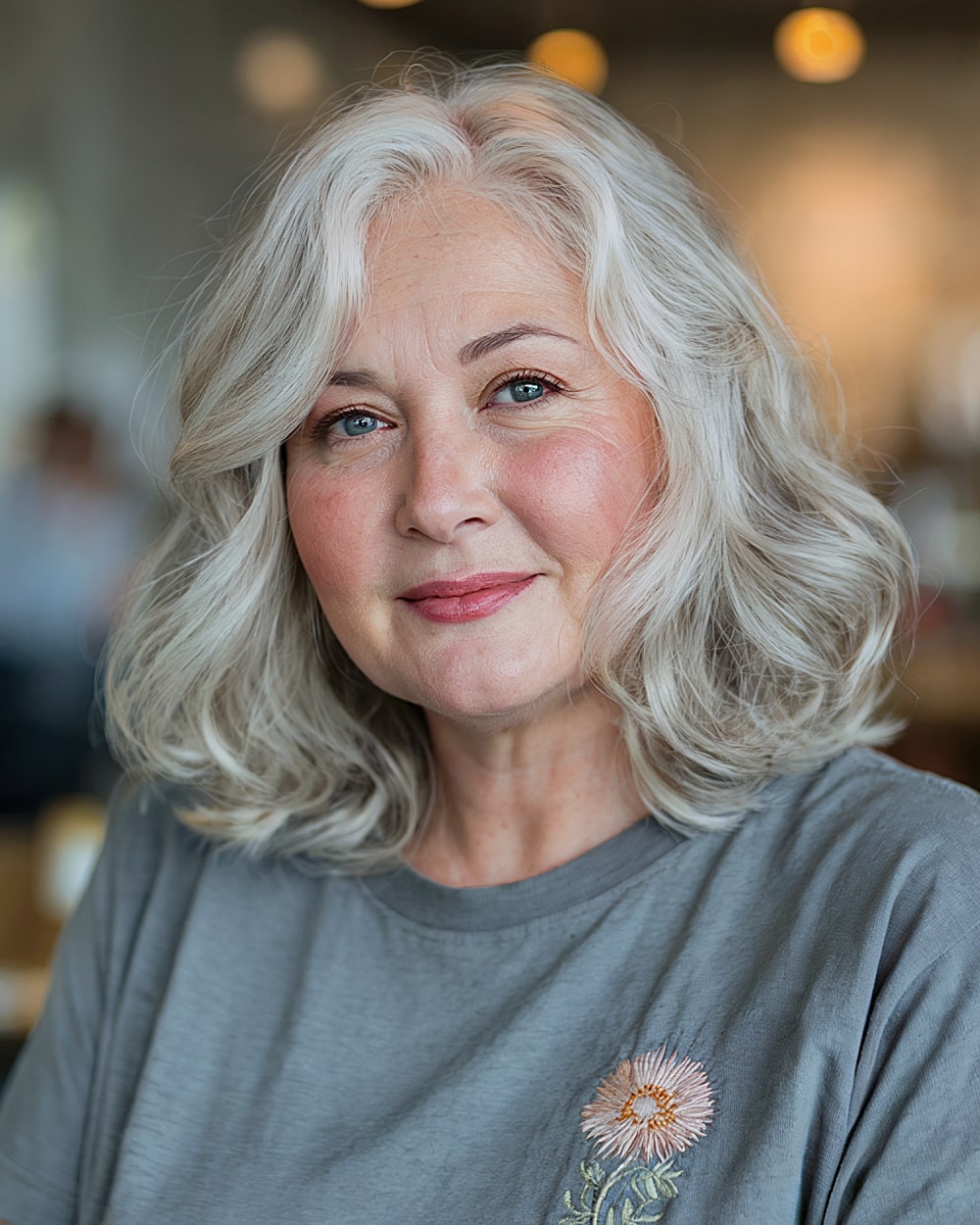 Shoulder Length Haircuts for Grey Hair: 22 Stylish Ideas