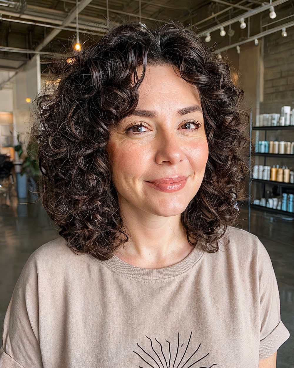 Best Hairstyles for Medium Length Hair in Your 40s | Expert Style Guide