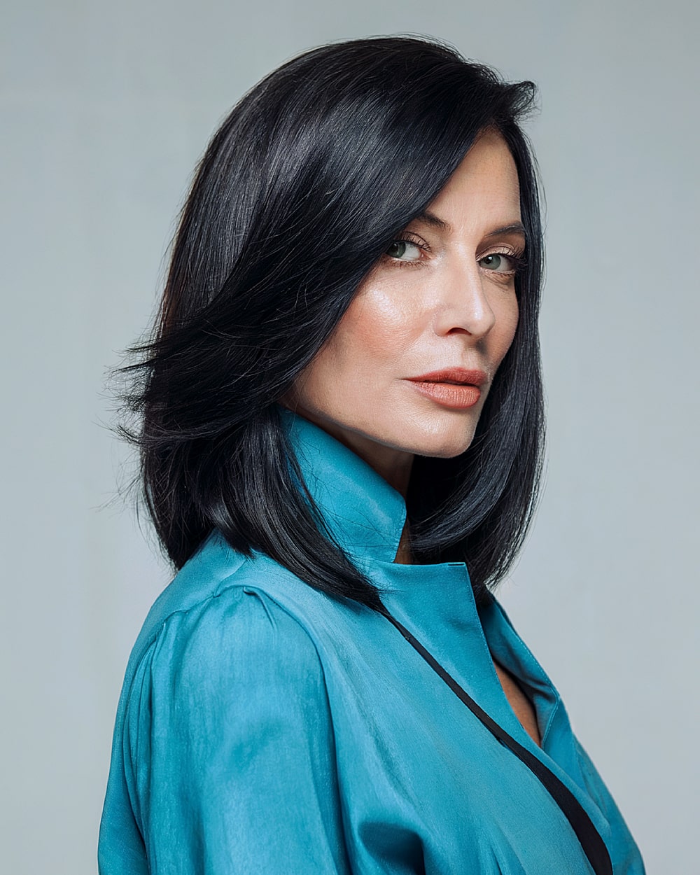 Medium Length Black Hair Ideas for Women: 2026 Trends & Styling Tips