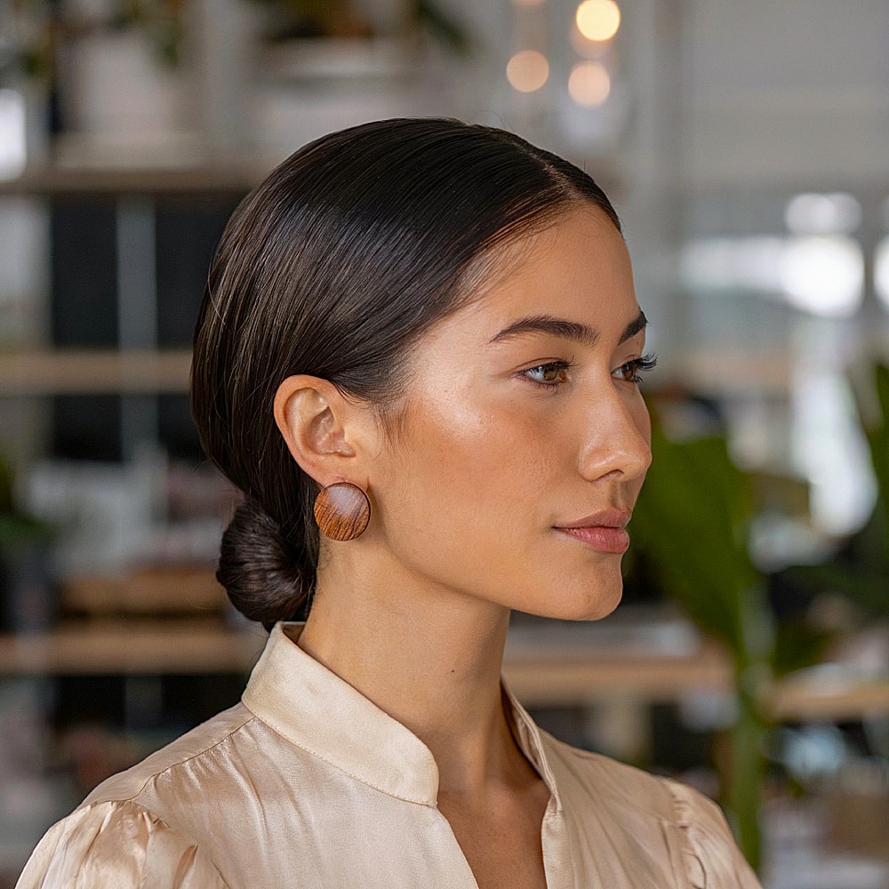 Medium Hair Work Hairstyles: 18 Polished & Stylish Looks for 2026