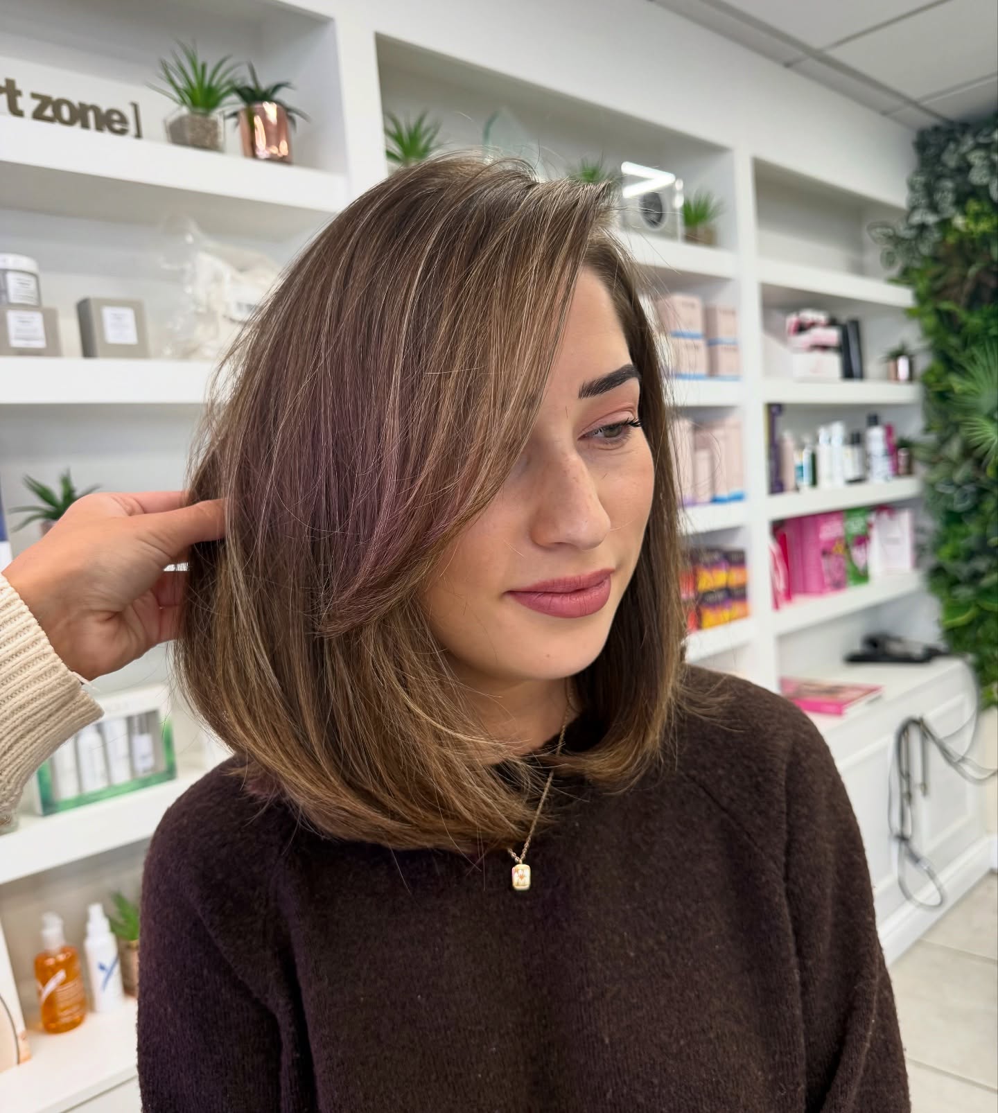 Best Shoulder-Length Haircuts for Fine Hair: 2026 Trends & Styles