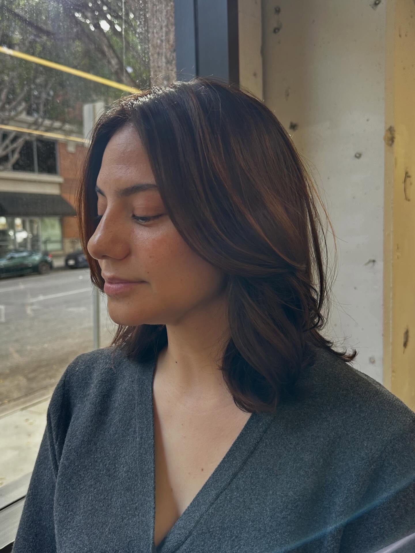 Best Shoulder-Length Haircuts for Fine Hair: 2026 Trends & Styles