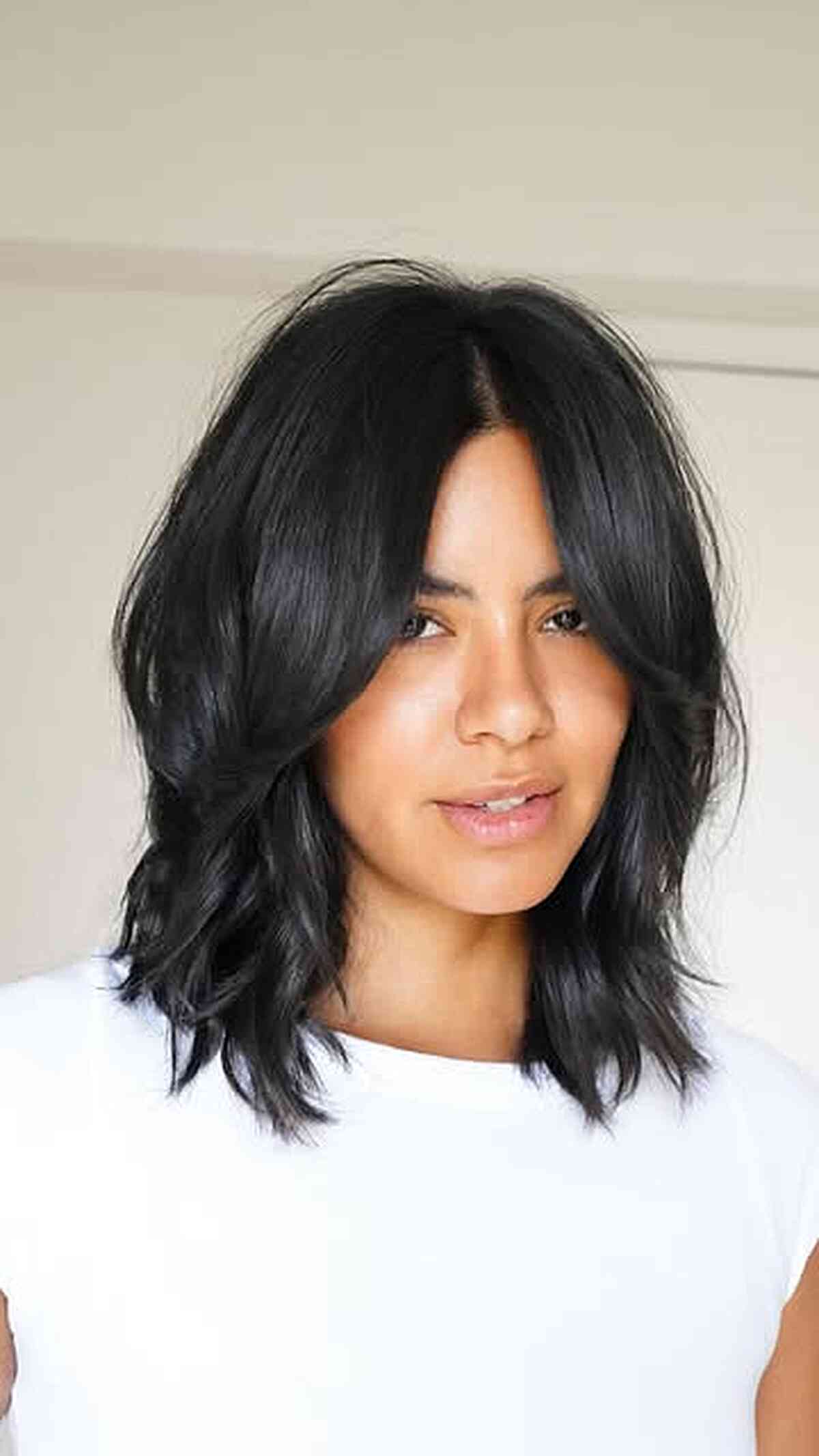 Shoulder-Length Layered Haircuts: Trends & Styling for 2026