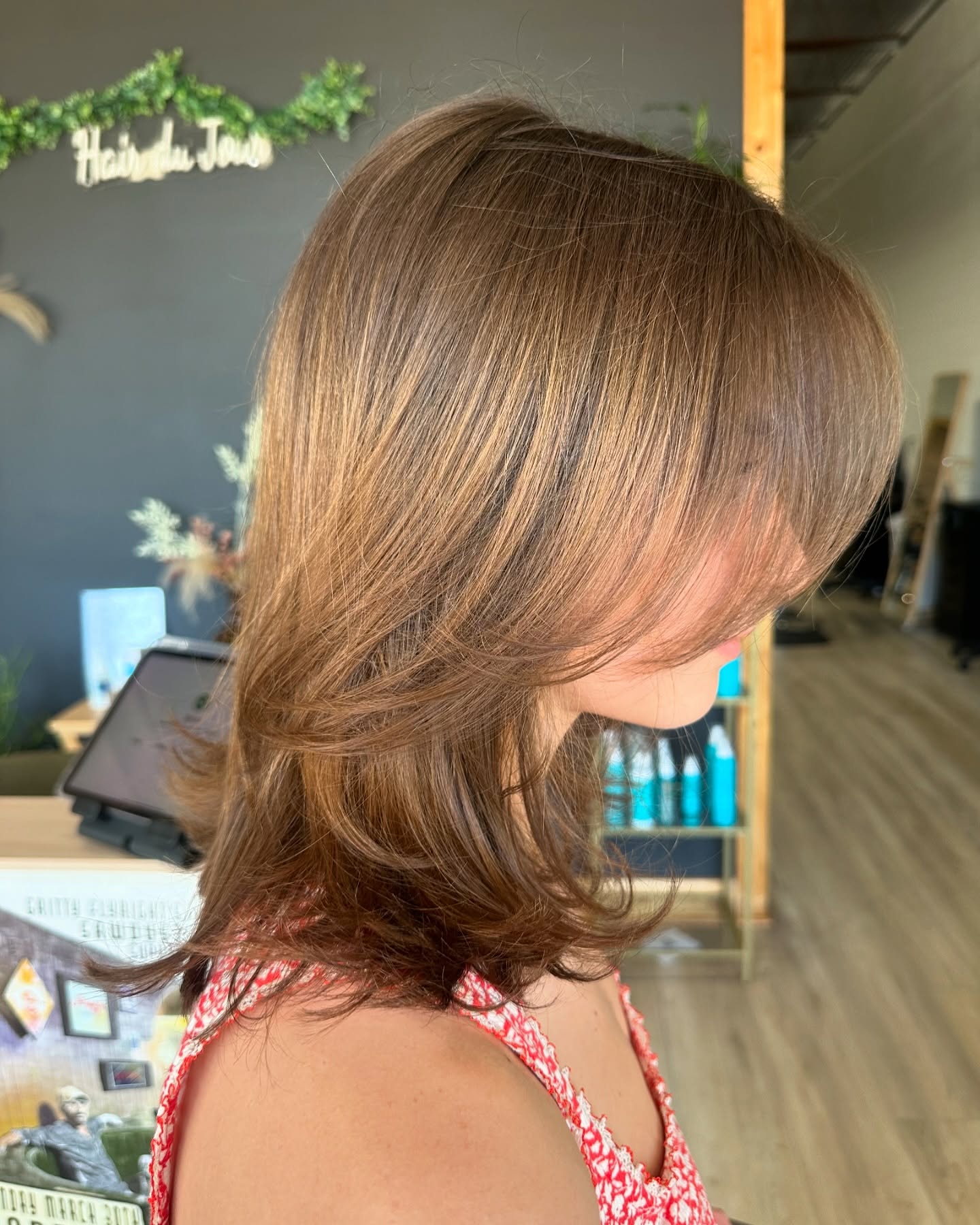 Shoulder-Length Layered Haircuts: Trends & Styling for 2026
