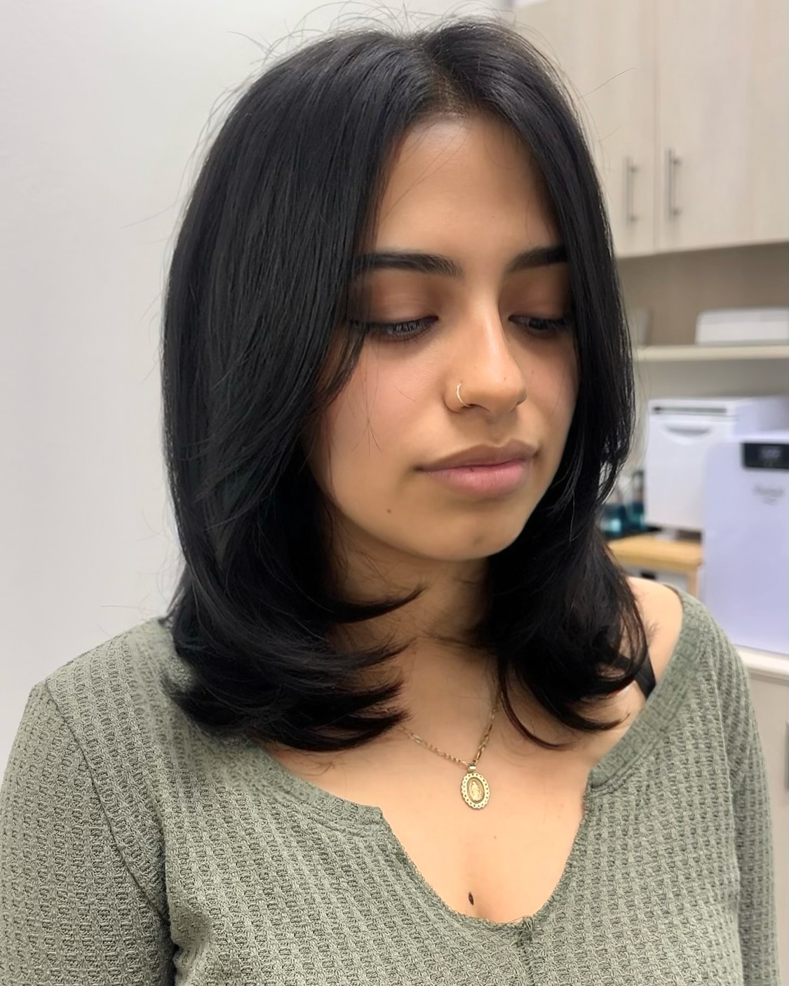 Shoulder-Length Layered Haircuts: Trends & Styling for 2026