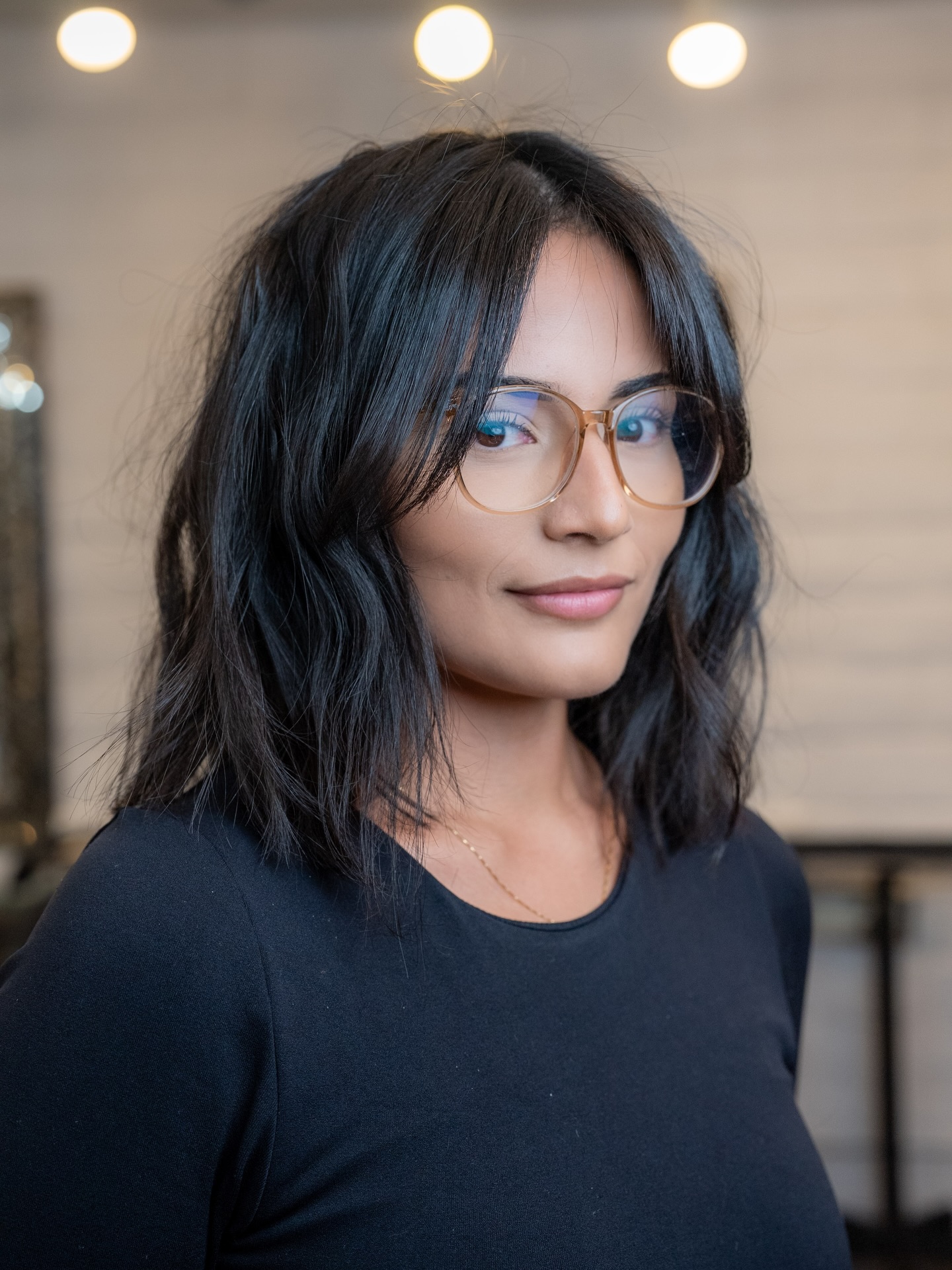 Shoulder-Length Layered Haircuts: Trends & Styling for 2026