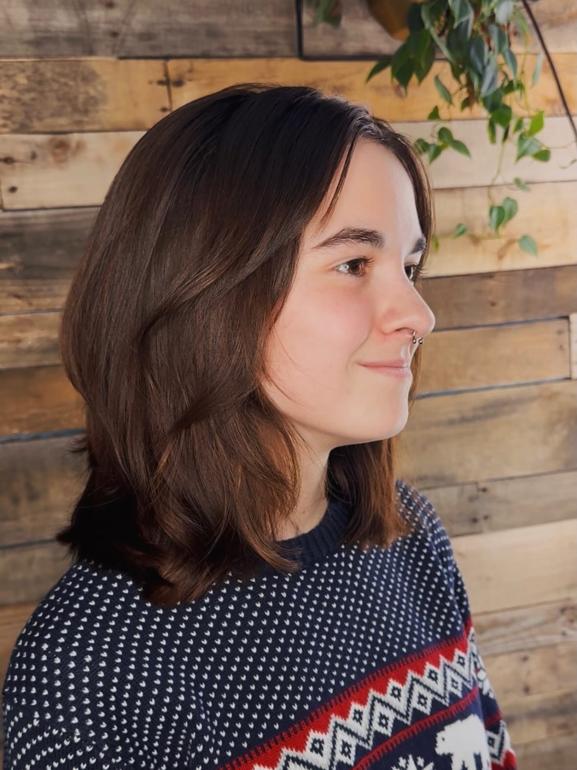 Shoulder-Length Layered Haircuts: Trends & Styling for 2026