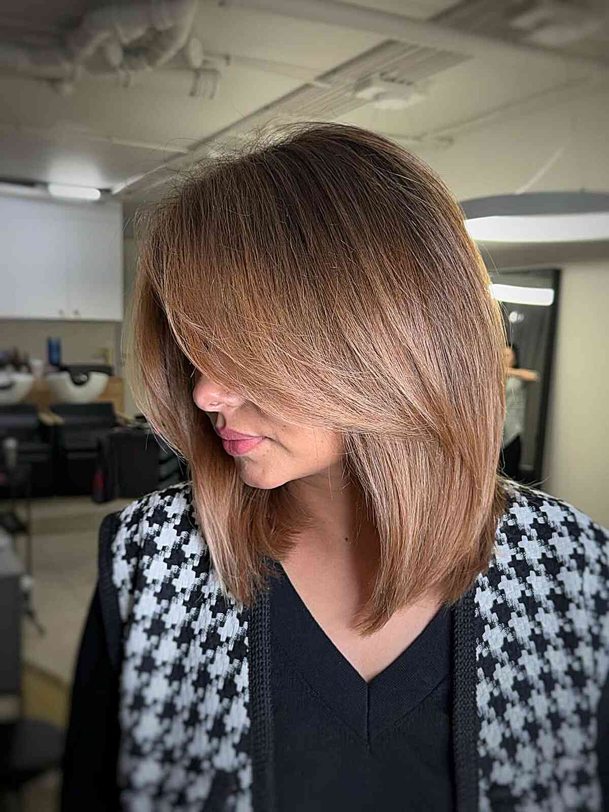 Best Medium-Length Haircuts for 2026: Styles & Inspiration