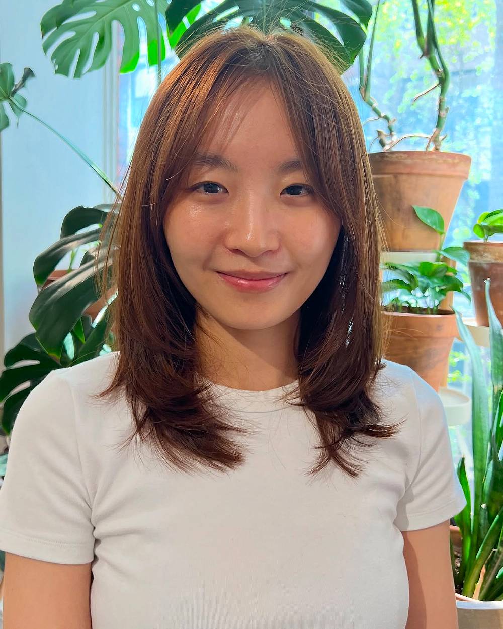 Best Medium-Length Haircuts for 2026: Styles & Inspiration