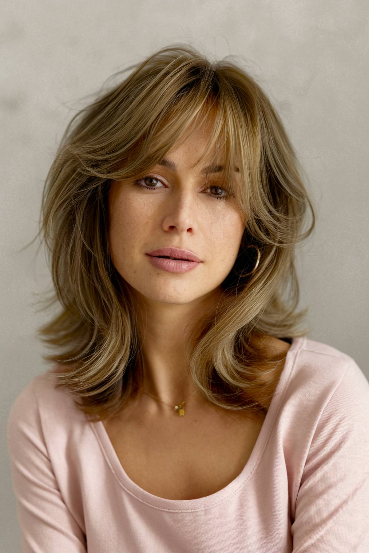 Best Medium-Length Haircuts for 2026: Styles & Inspiration