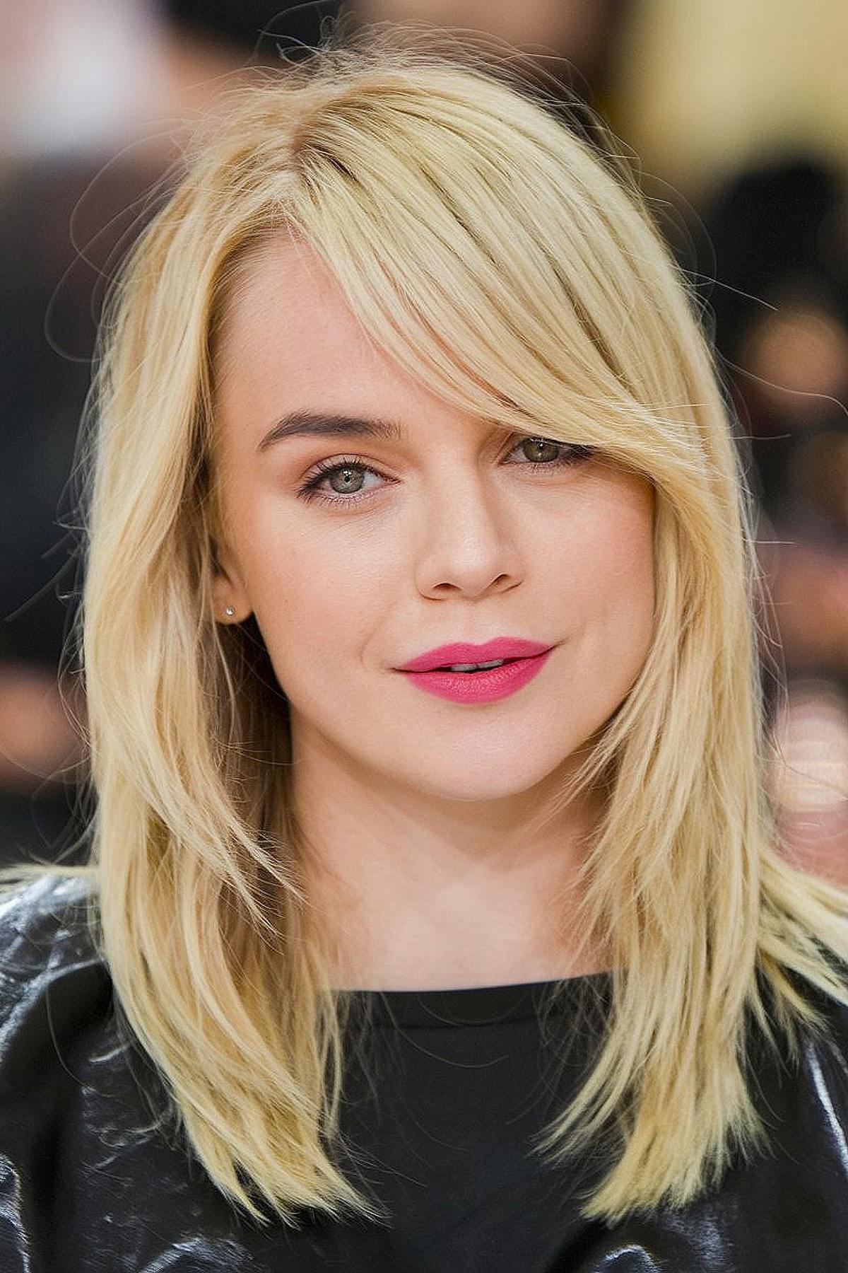 Best Medium-Length Haircuts for 2026: Styles & Inspiration