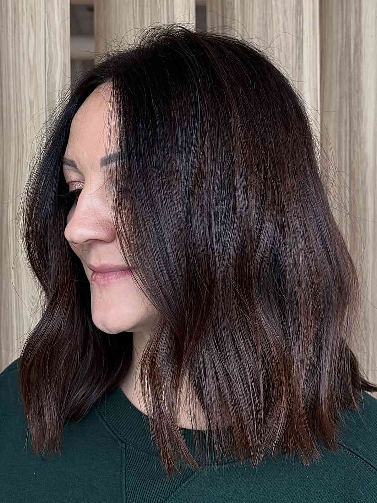 28 Chic Medium Blunt Haircuts to Refresh Your Look in 2026