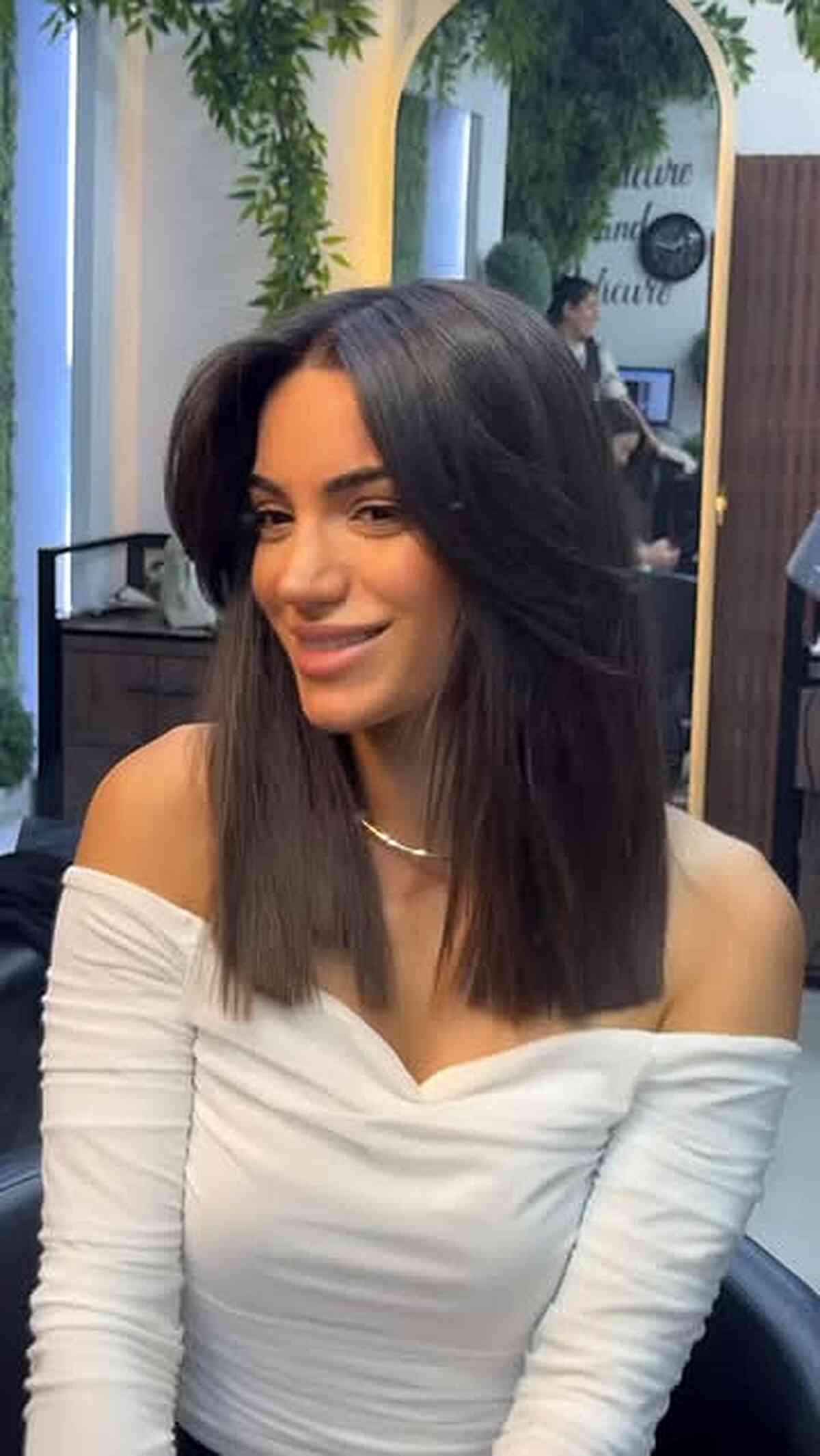28 Chic Medium Blunt Haircuts to Refresh Your Look in 2026