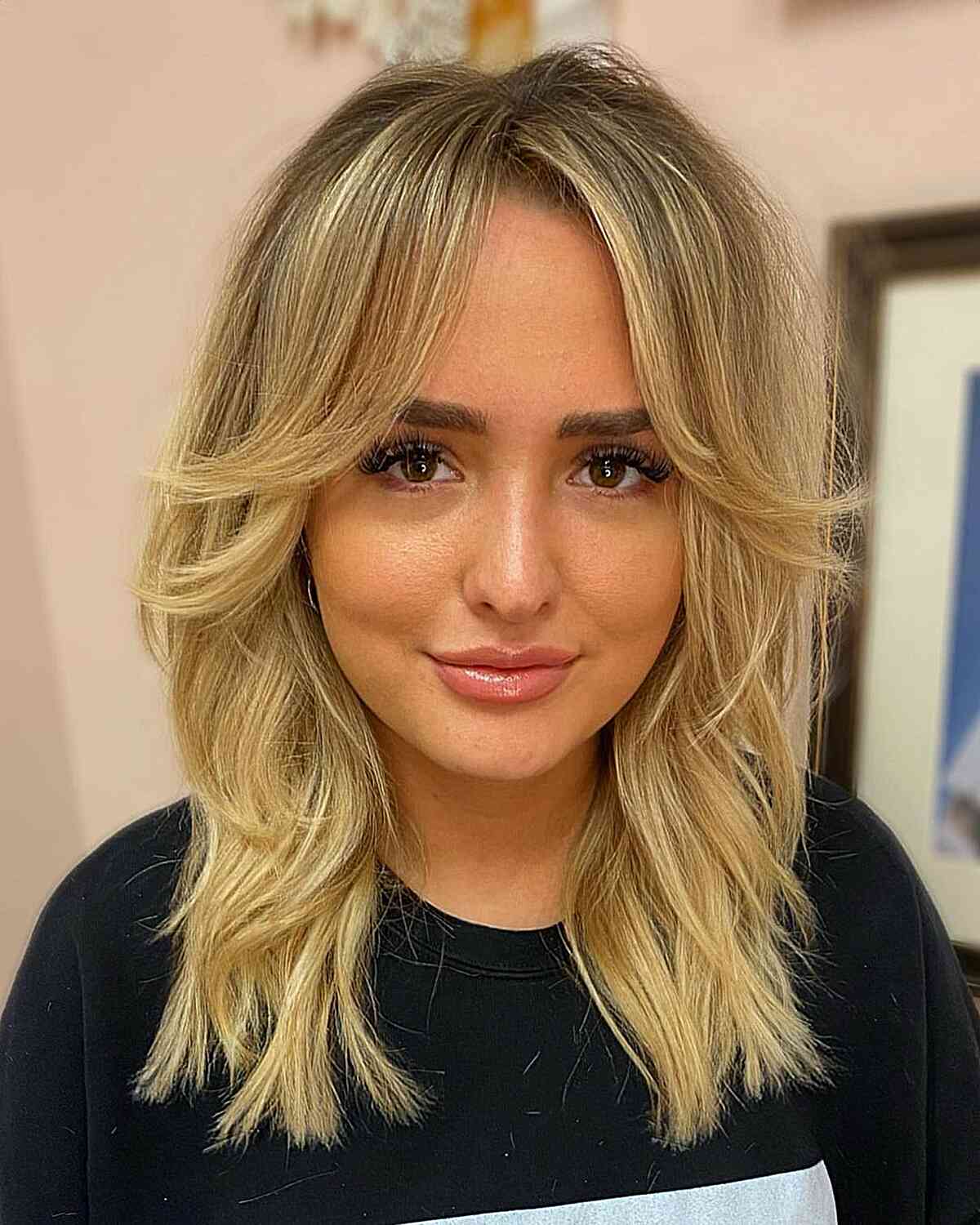 43 Stunning Face-Framing Layers to Enhance Medium Hair