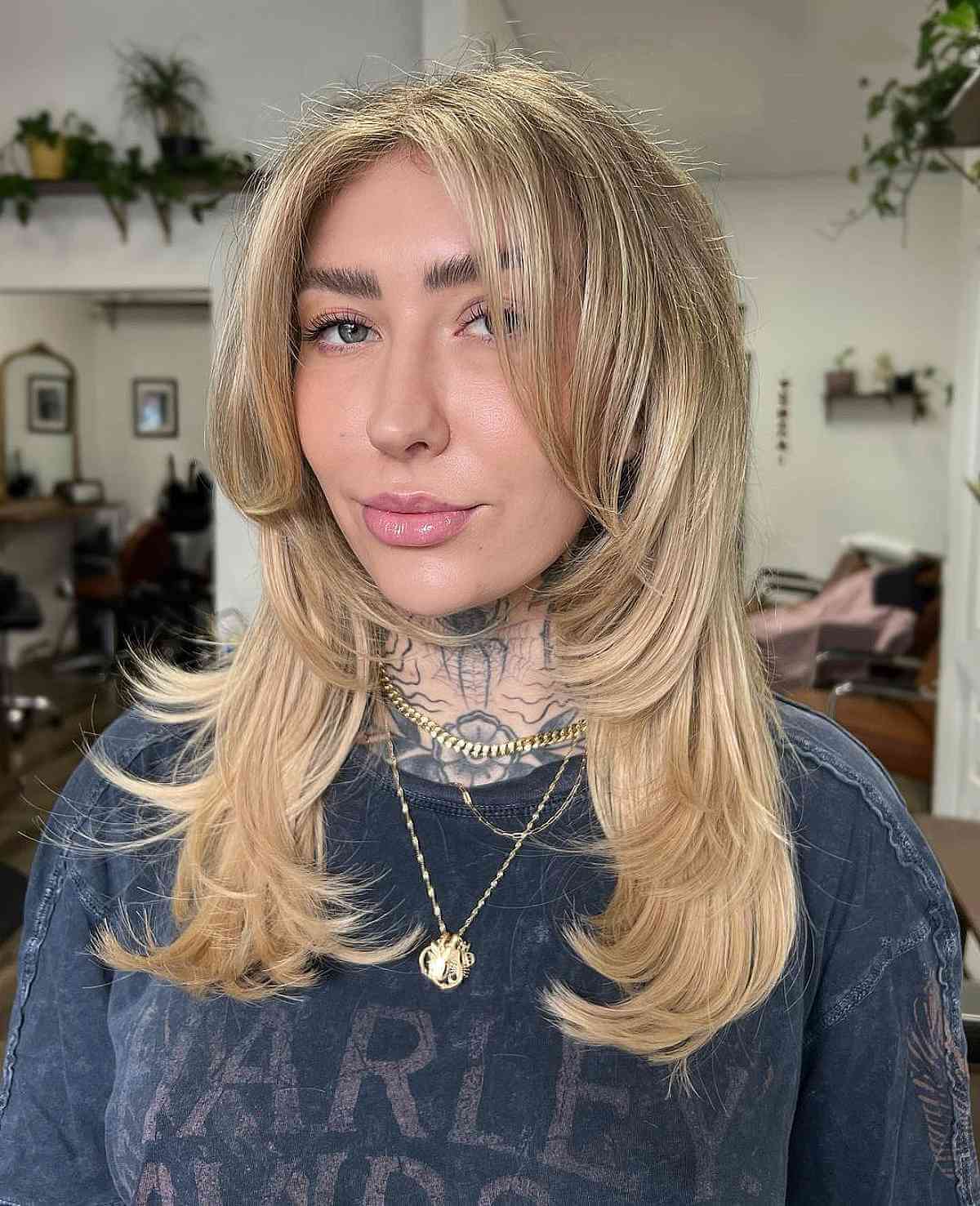 43 Stunning Face-Framing Layers to Enhance Medium Hair