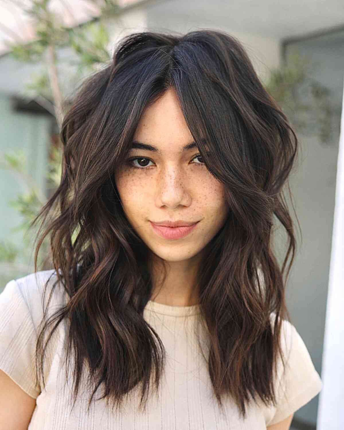 43 Stunning Face-Framing Layers to Enhance Medium Hair