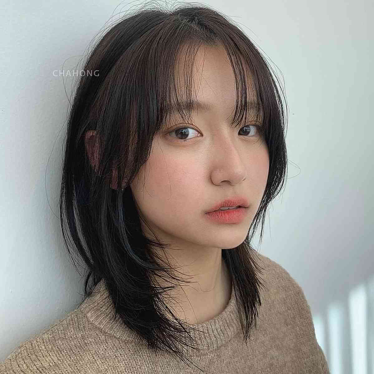 43 Stunning Face-Framing Layers to Enhance Medium Hair