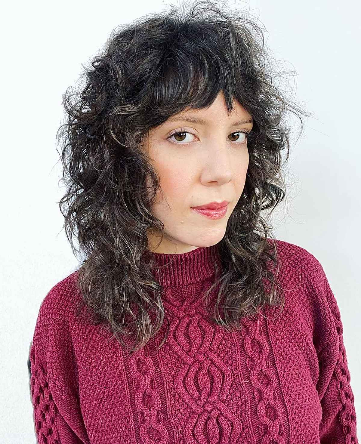 Wolf Cut for Medium Hair: Styles, Benefits & How It Works