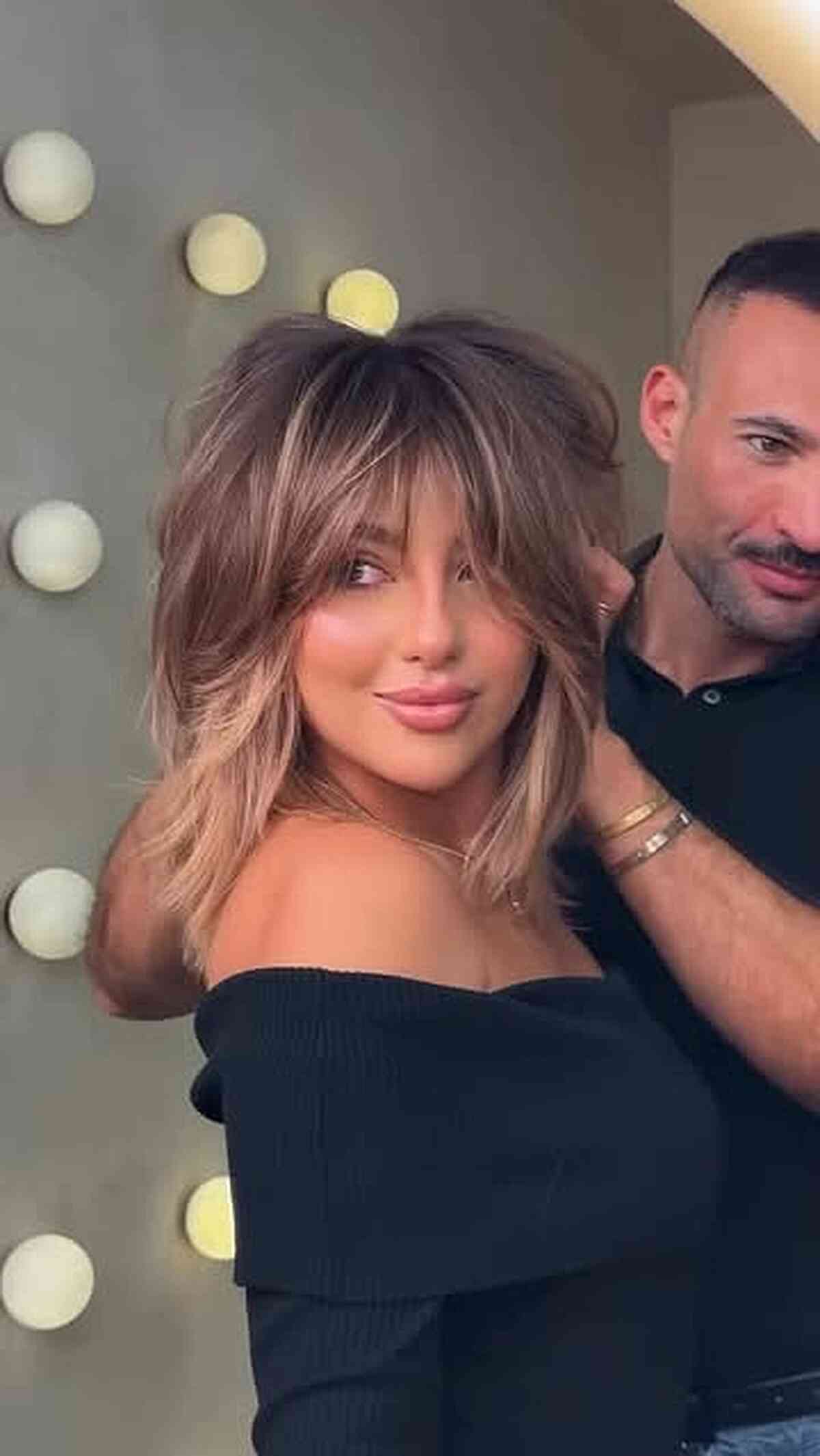 Shoulder-Length Hair with Curtain Bangs: Styles & Styling Tips
