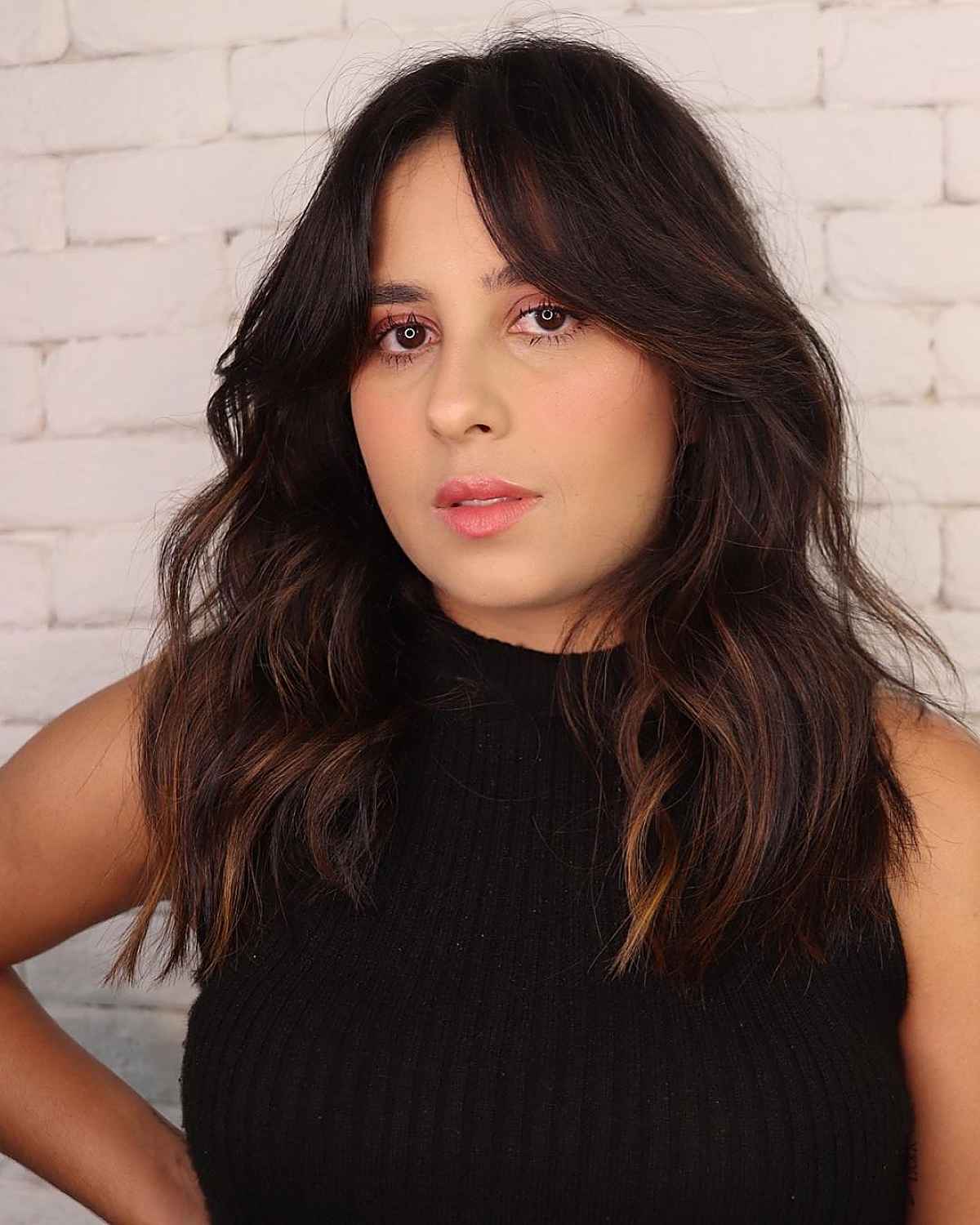 Shoulder-Length Hair with Curtain Bangs: Styles & Styling Tips