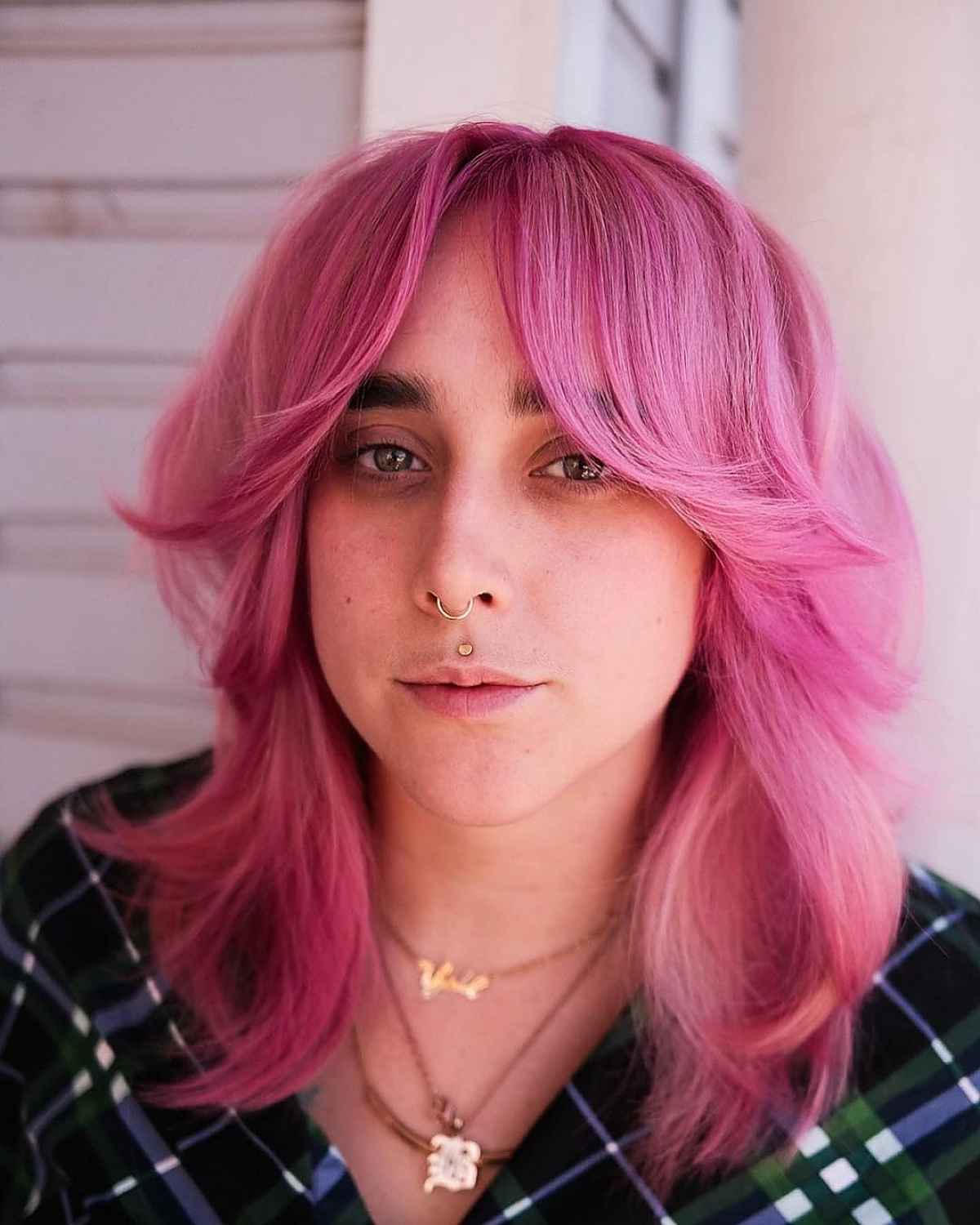 Shoulder-Length Hair with Curtain Bangs: Styles & Styling Tips