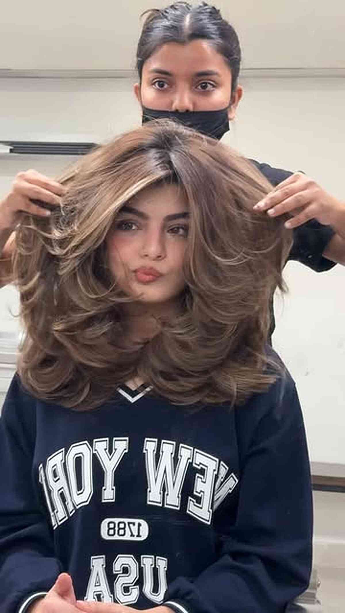 Expert Guide to Long Hair Blowouts: Techniques & Tips for 2026