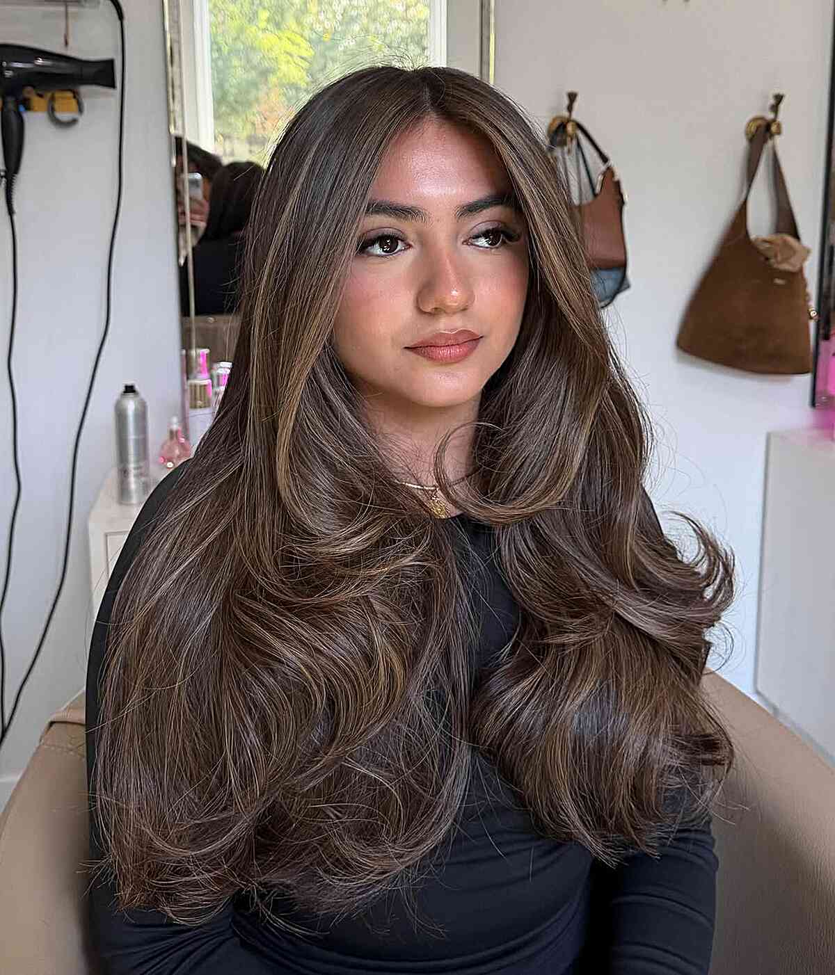 Expert Guide to Long Hair Blowouts: Techniques & Tips for 2026