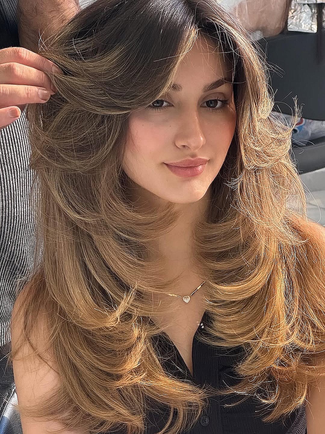 Expert Guide to Long Hair Blowouts: Techniques & Tips for 2026