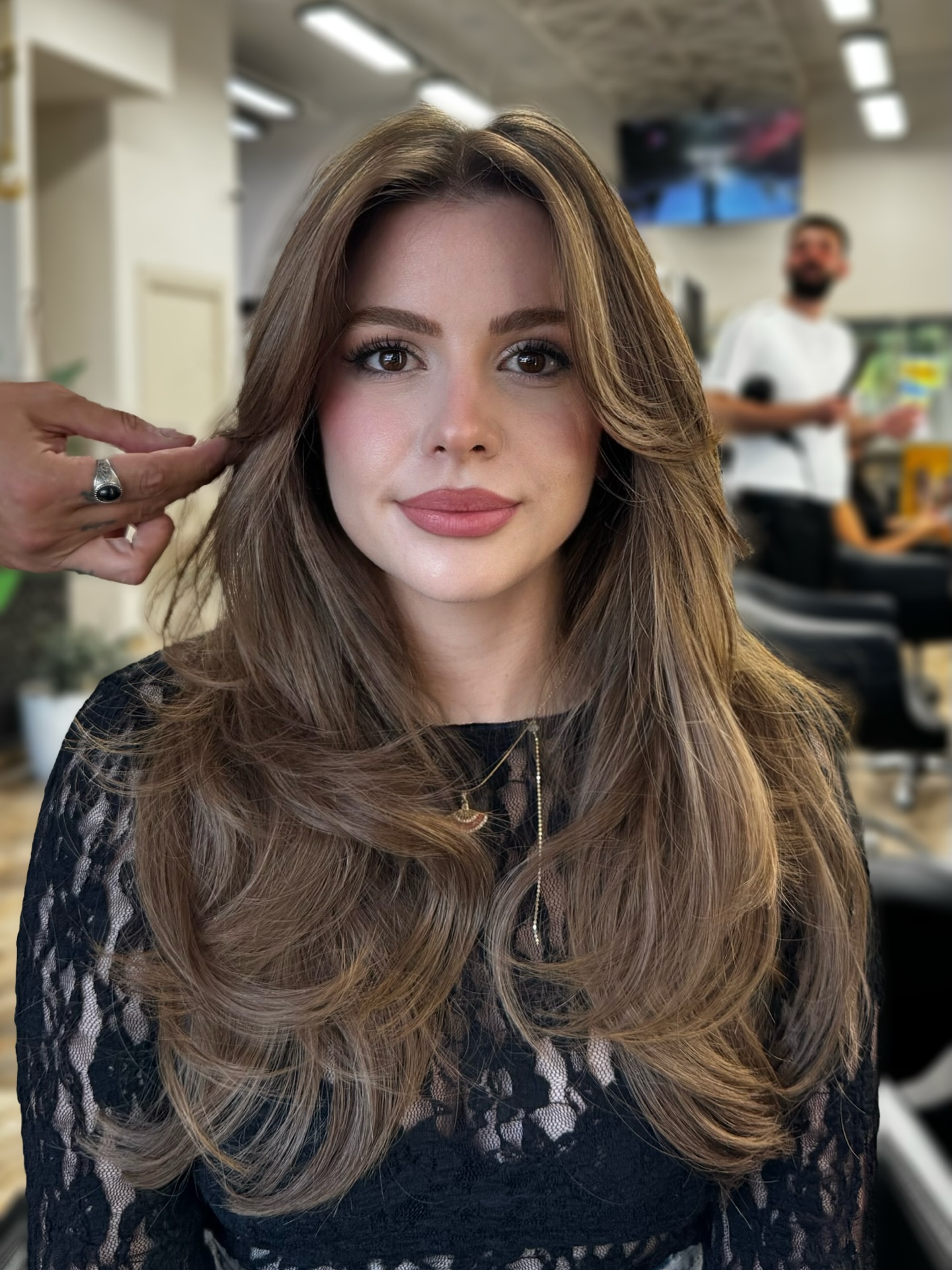 Long Layered Hairstyles with Curtain Bangs: Trends & Styling Tips for 2026