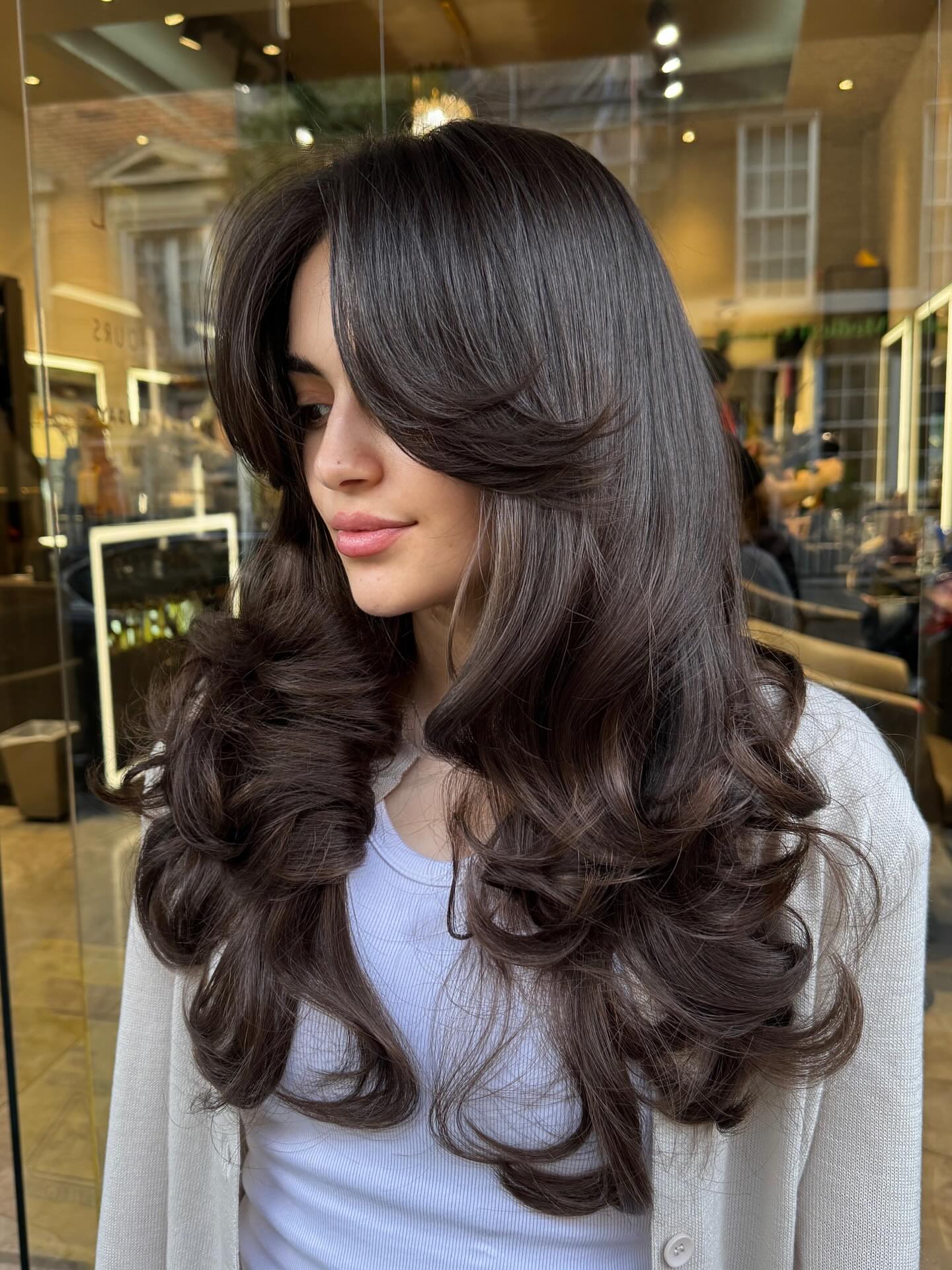 Long Layered Hairstyles with Curtain Bangs: Trends & Styling Tips for 2026
