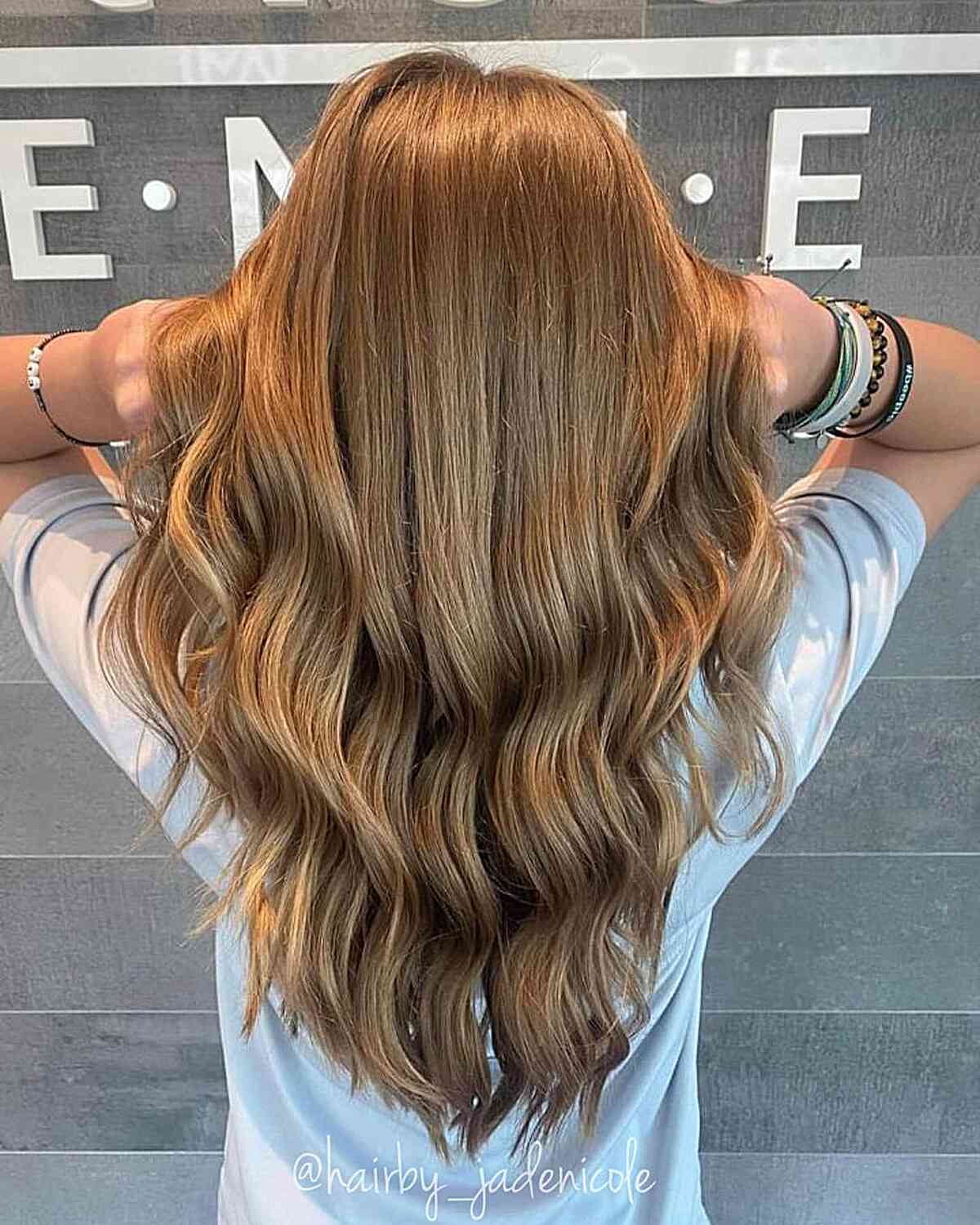 V-Cut Haircuts: 41 Stunning Ideas for a Modern V-Shaped Look