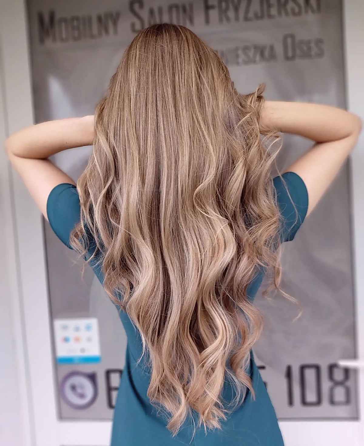 V-Cut Haircuts: 41 Stunning Ideas for a Modern V-Shaped Look