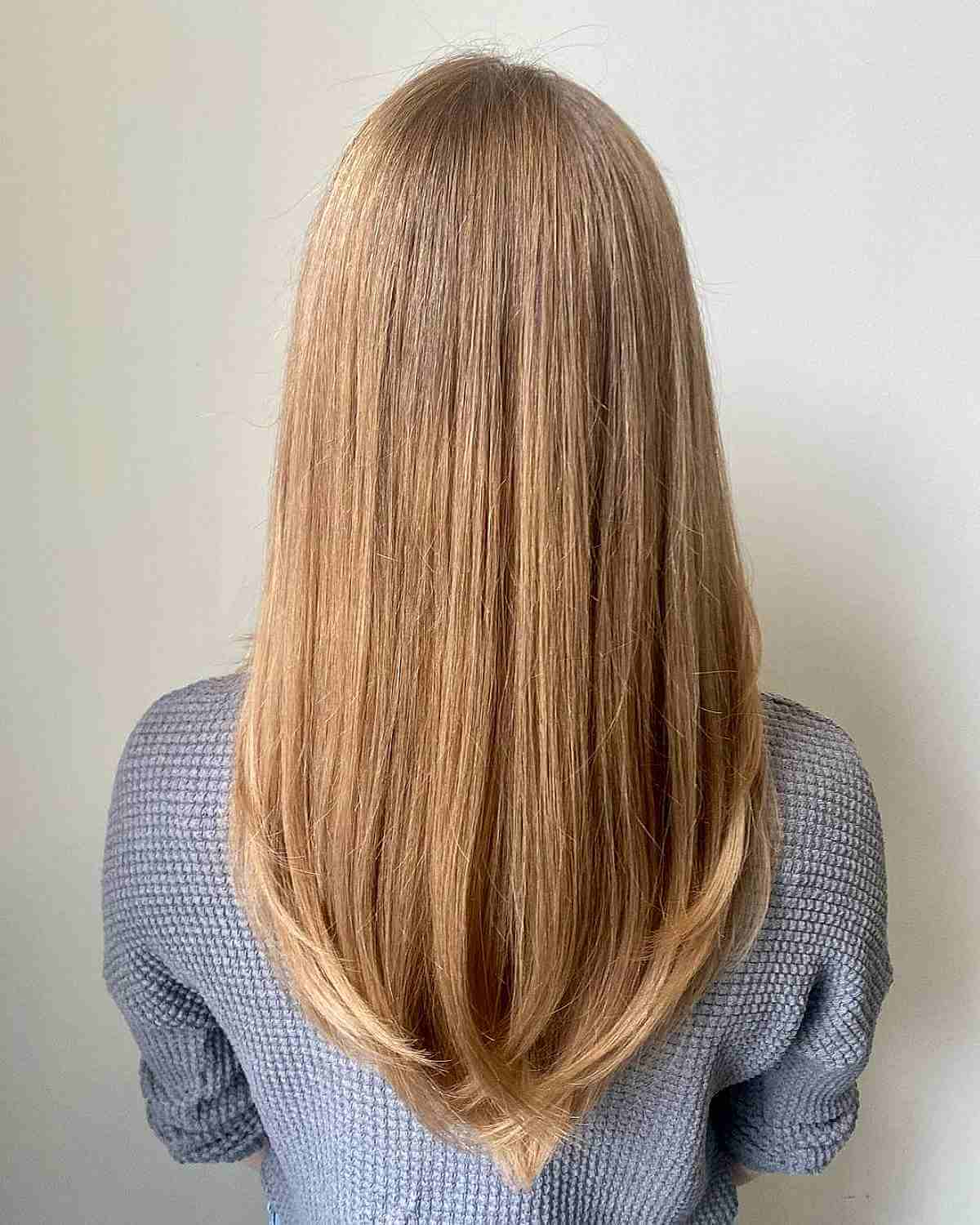 V-Cut Haircuts: 41 Stunning Ideas for a Modern V-Shaped Look