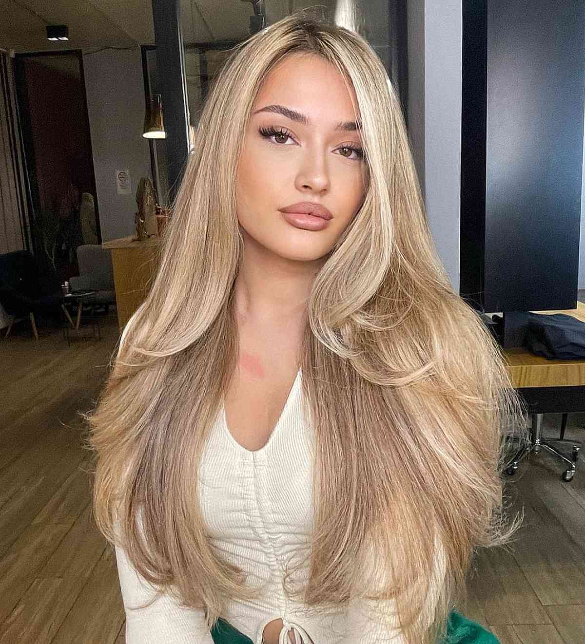 Long Layered Haircuts for Straight Hair: Styles & Benefits