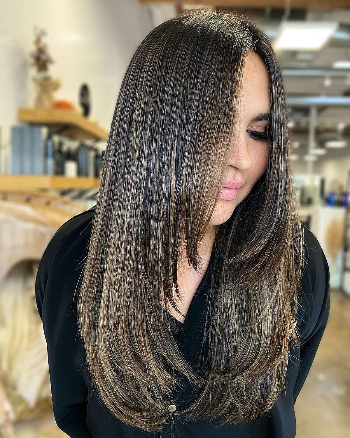 Long Layered Haircuts for Straight Hair: Styles & Benefits