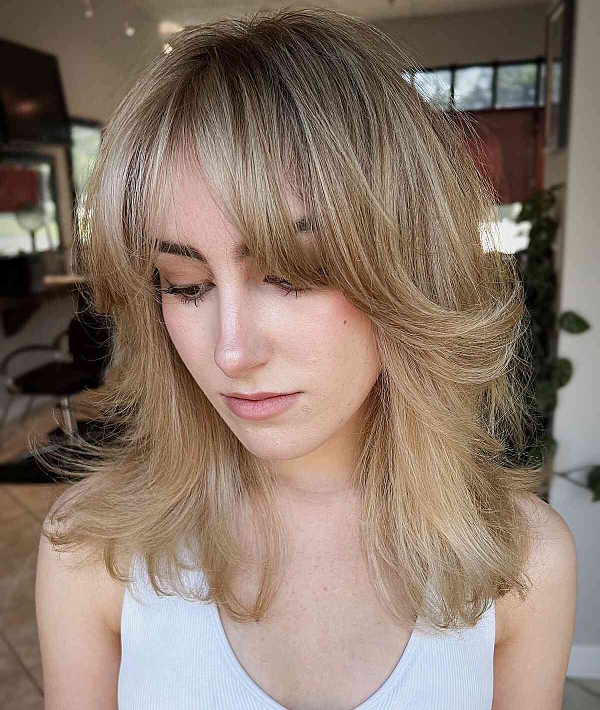 Feathered Haircuts for Medium Length: Styles & Maintenance | [Your Brand Name]