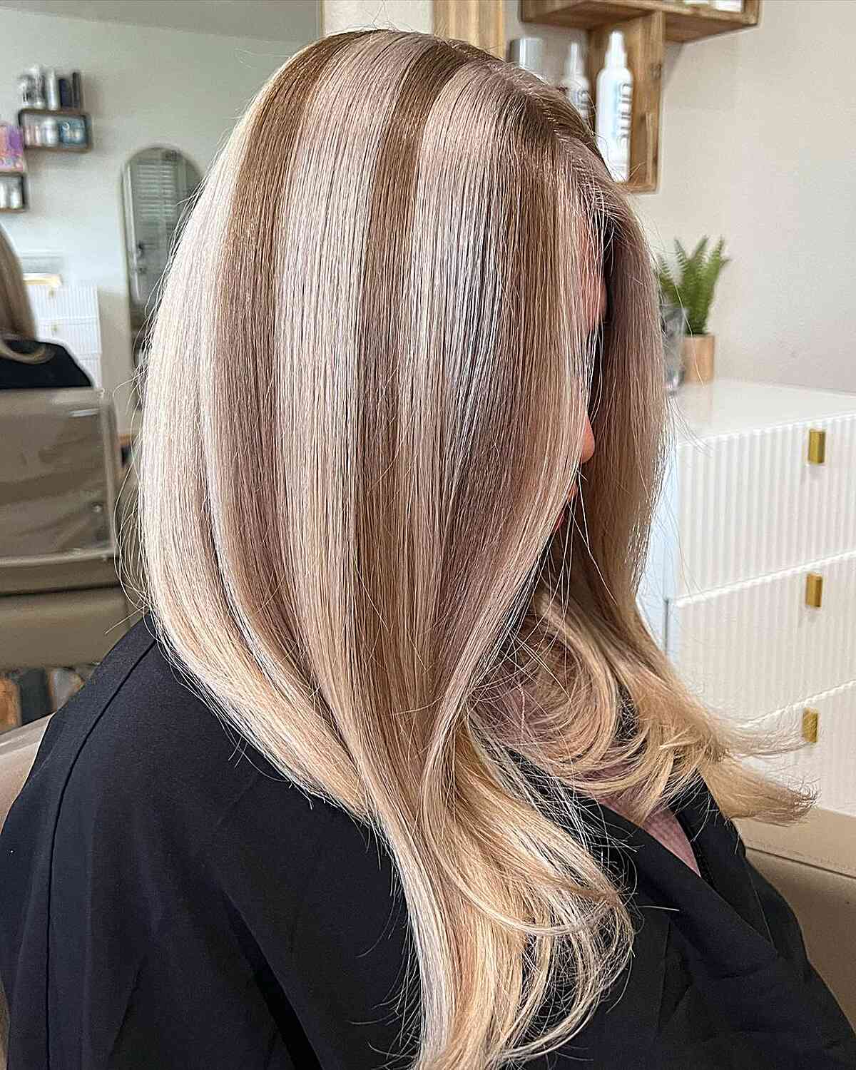 29 Skunk Stripe Hairstyles: Expert Tips & Inspiration