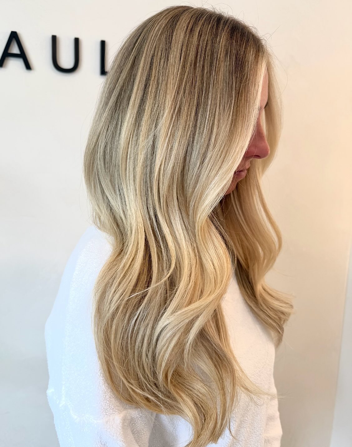 Vanilla Blonde Hair Ideas: Achieve Soft, Creamy Tones in 2026