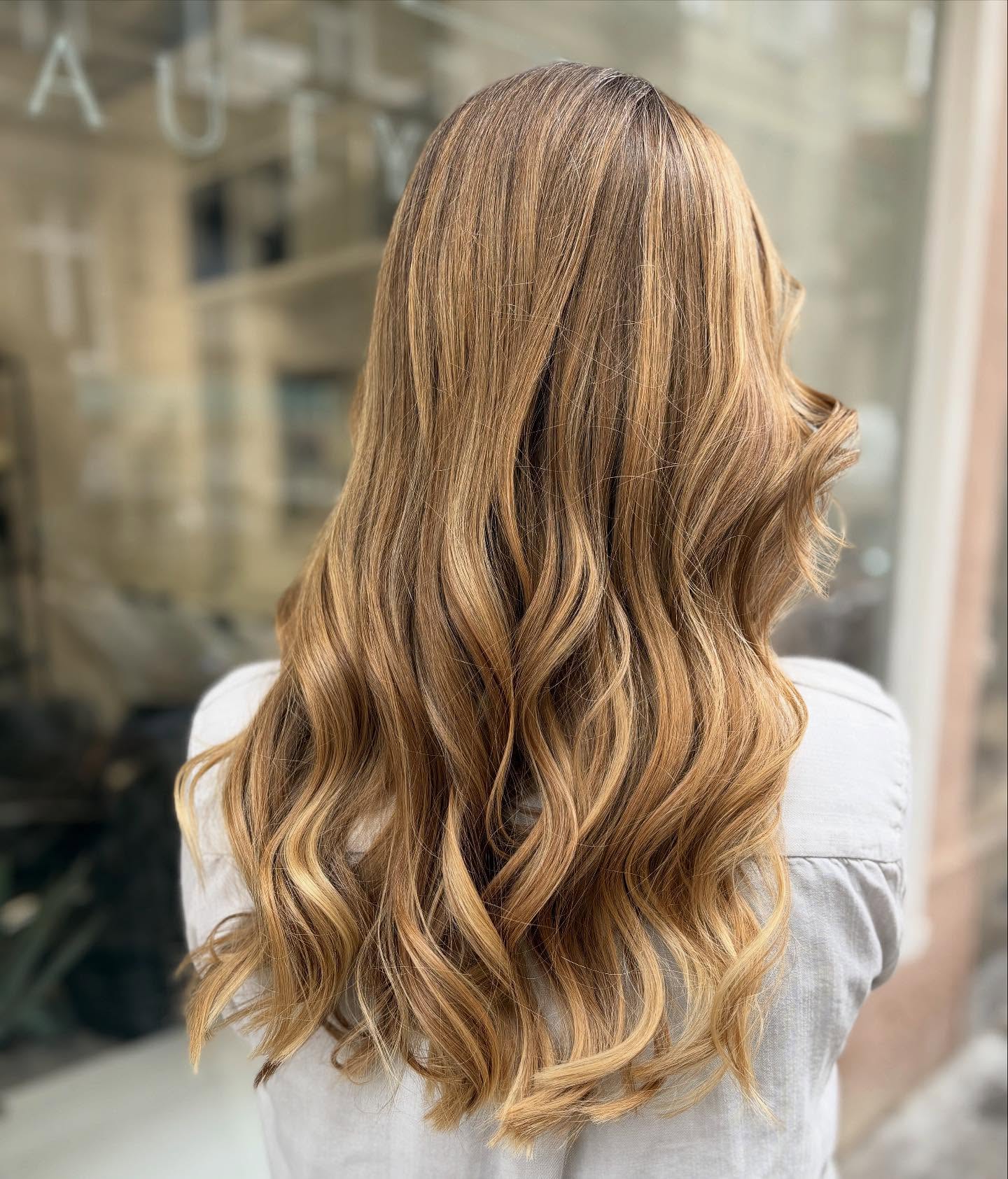 Warm Blonde Balayage: Stunning Ideas & Expert Tips for 2024