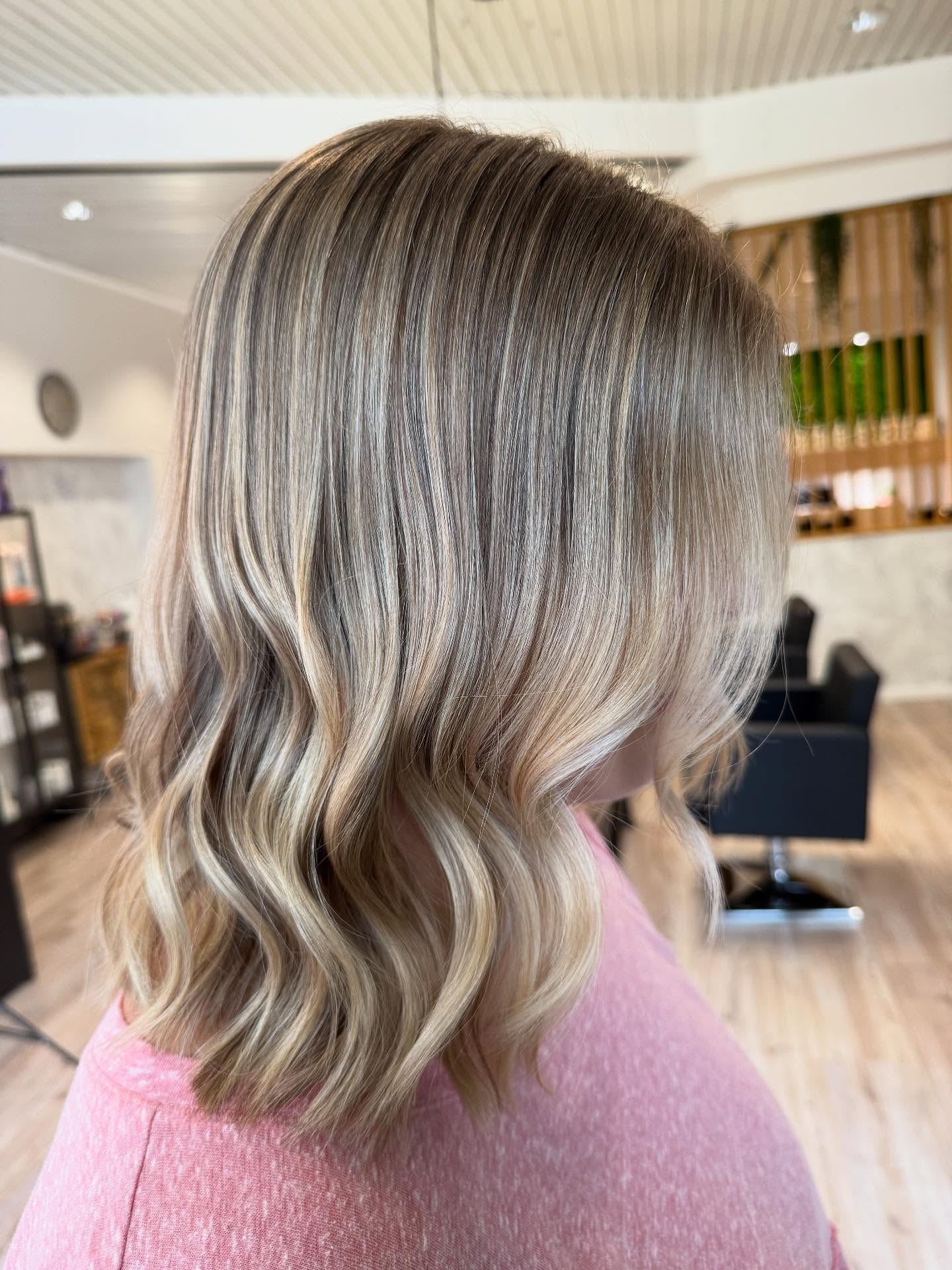 Warm Blonde Balayage: Stunning Ideas & Expert Tips for 2024